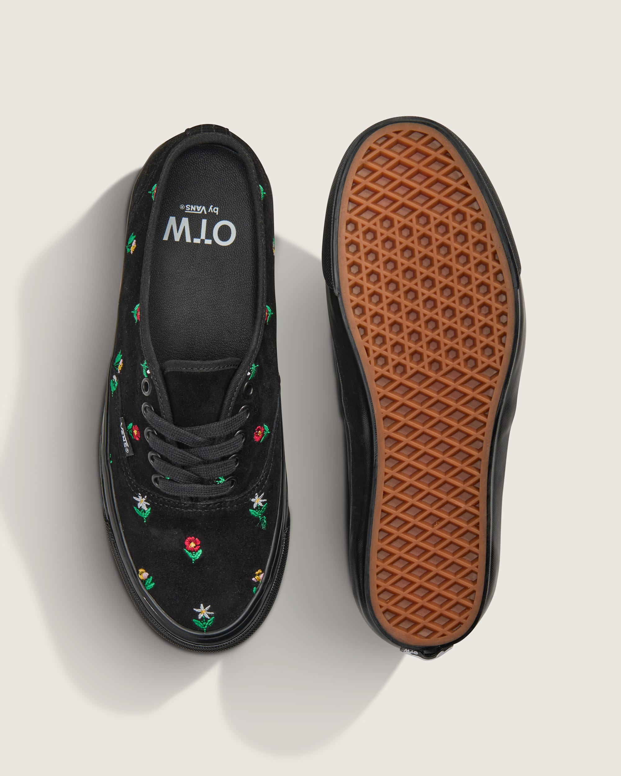 OTW Authentic 44 VANS Schwarz ALT2