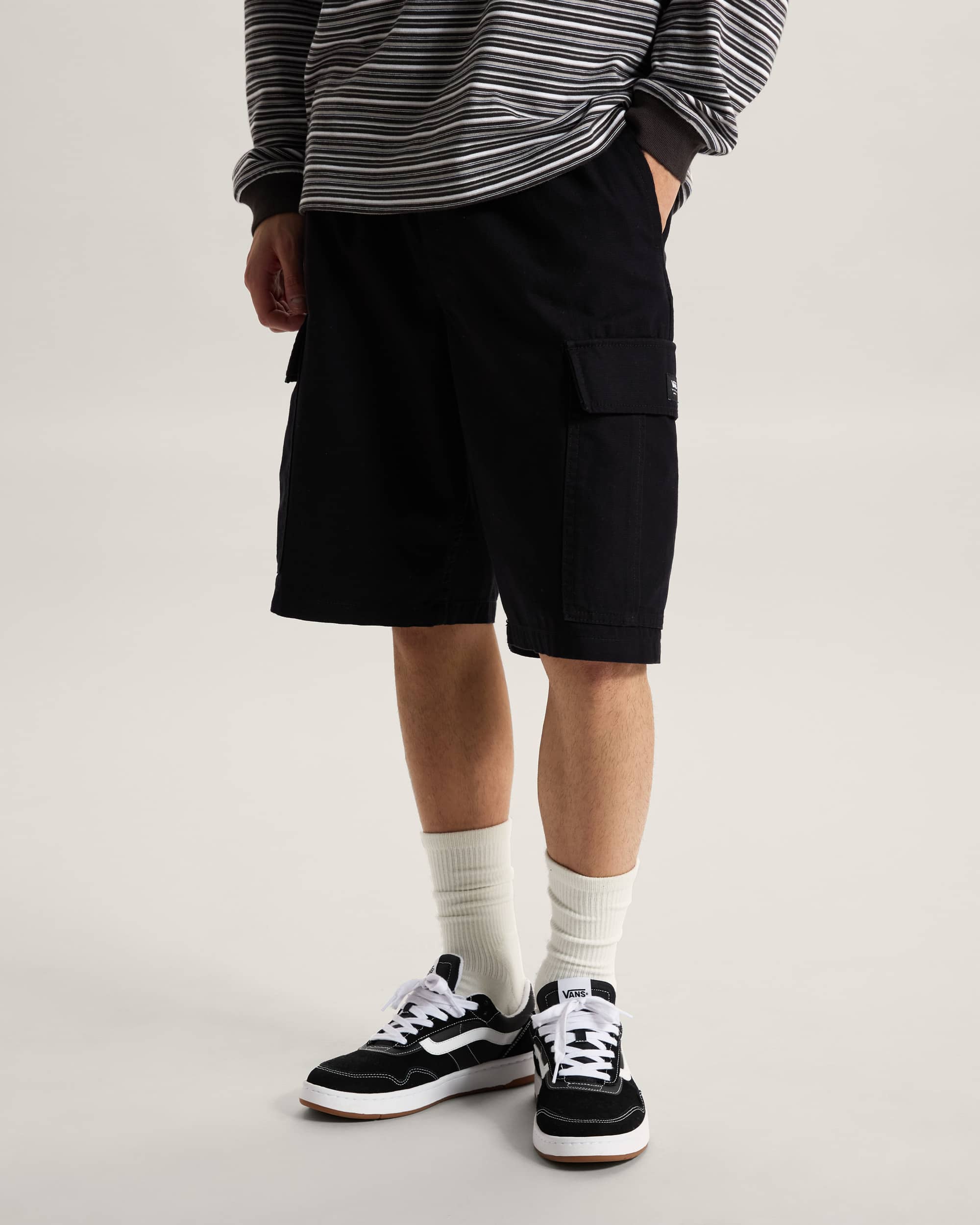 Range Cargoshort VANS Zwart ALT2