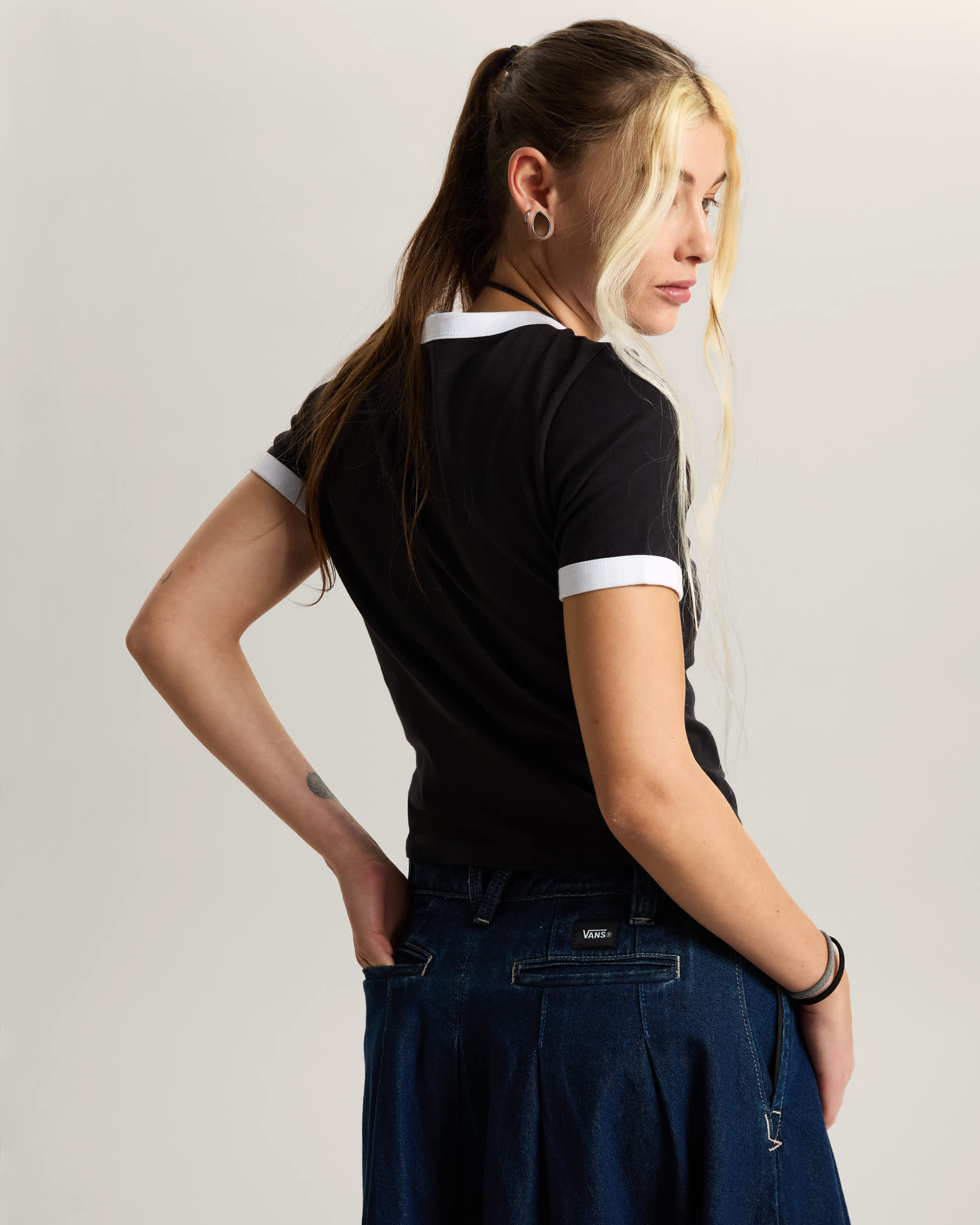 Puppy Ringer TShirt VANS Black ALT3