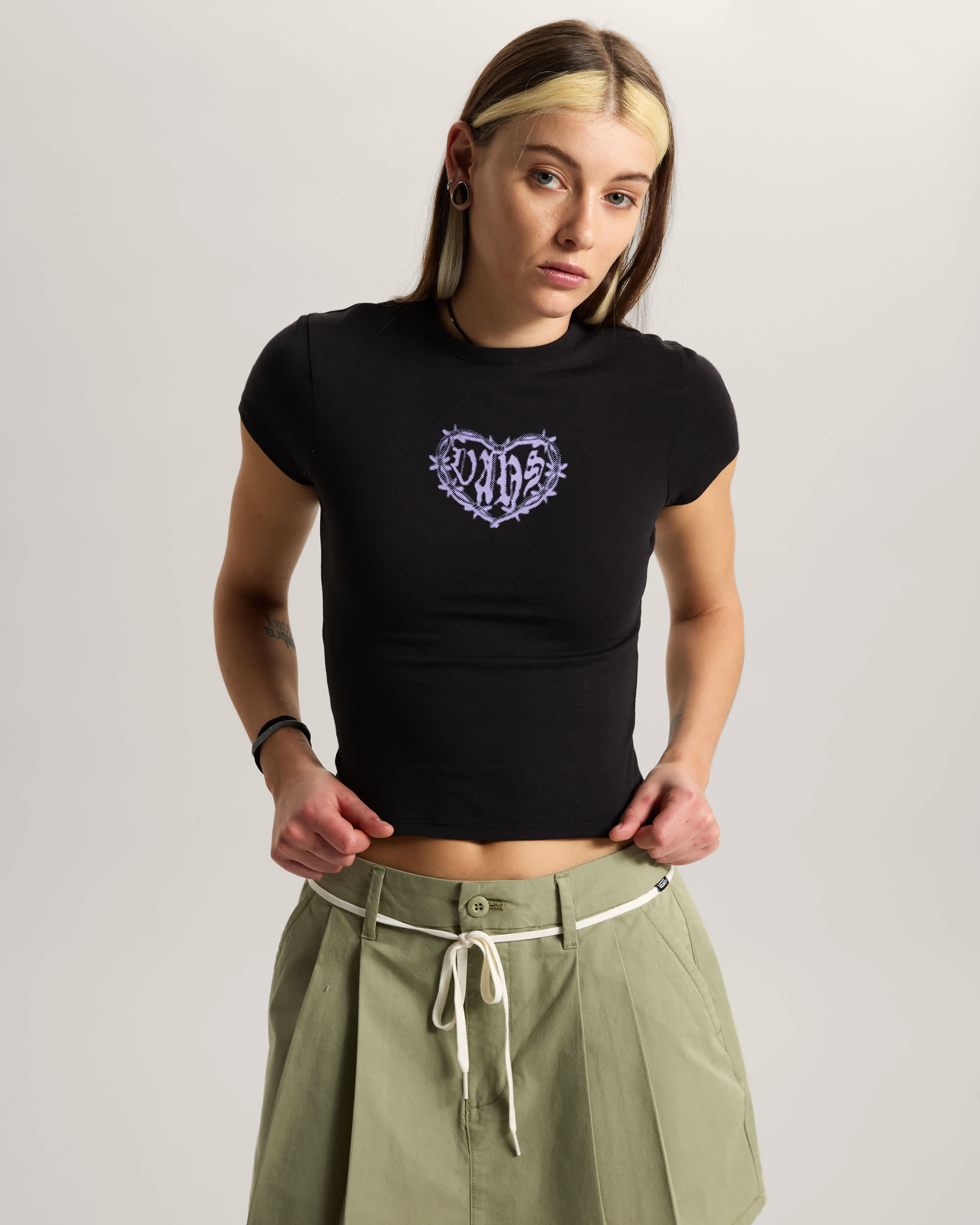 Tshirt Barbed Heart VANS Preto ALT2