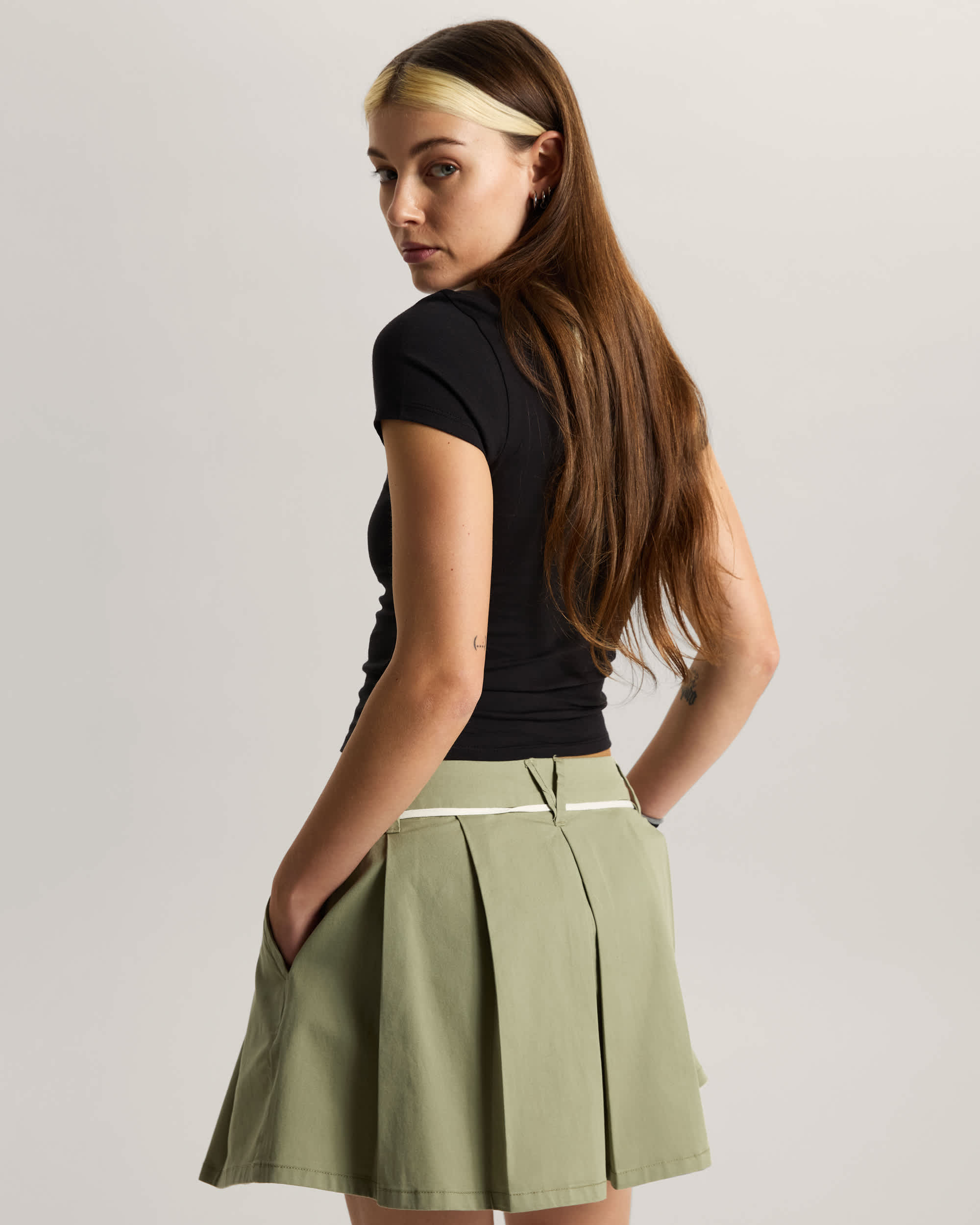 Tshirt Barbed Heart VANS Preto ALT3