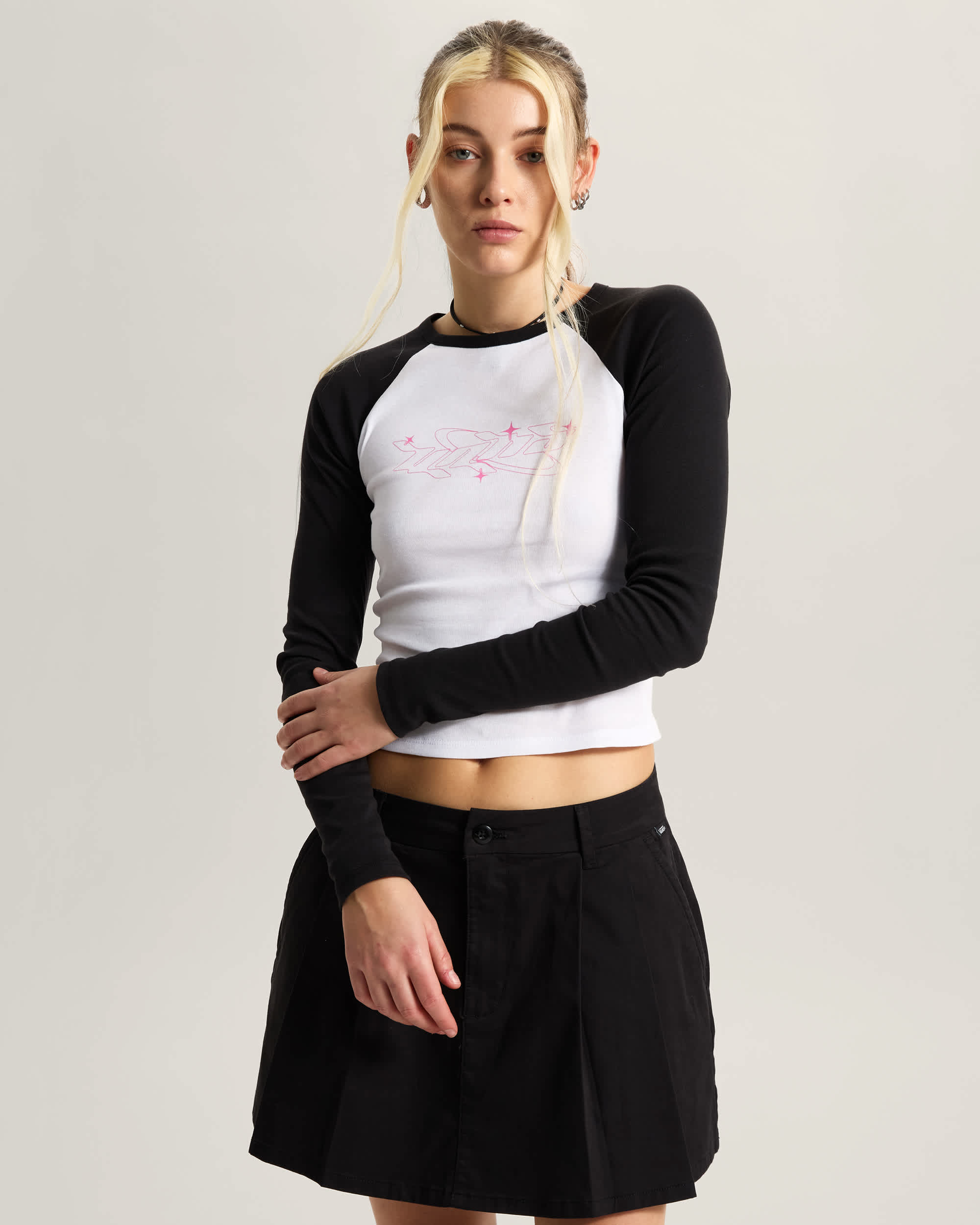 Y2K Star Raglan Tee met lange mouwen VANS Zwart ALT2