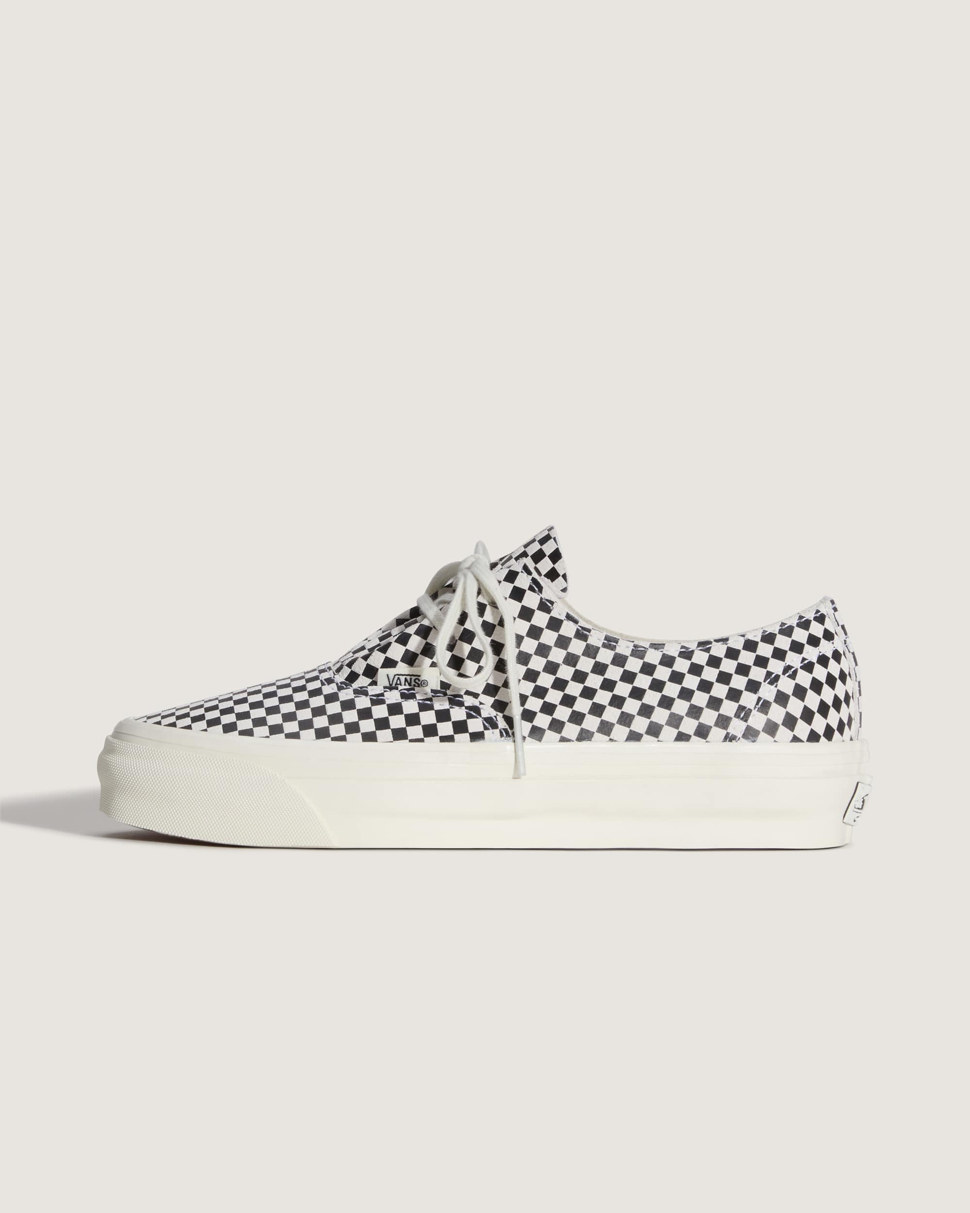 Chaussures Premium Authentic Ease Checkerboard VANS Noir HERO
