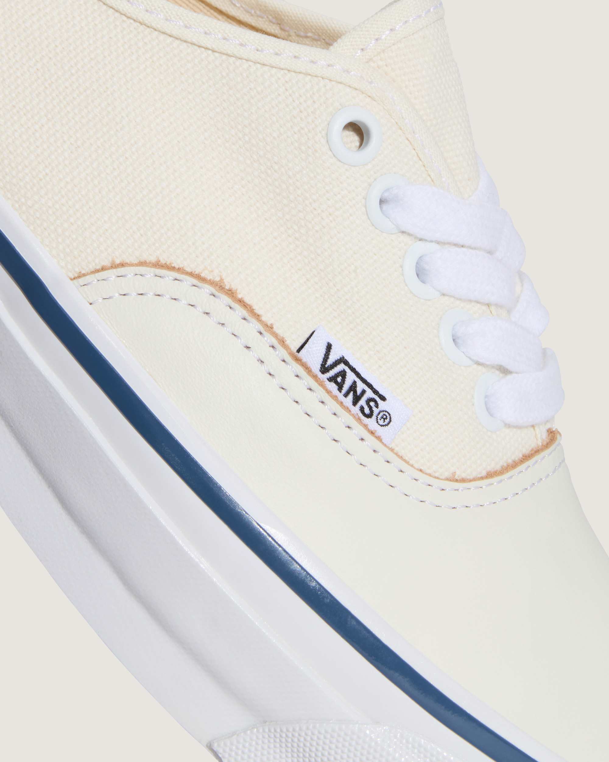 Chaussures OTW Authentic 44 Siped Vibram VANS Blanc ALT6