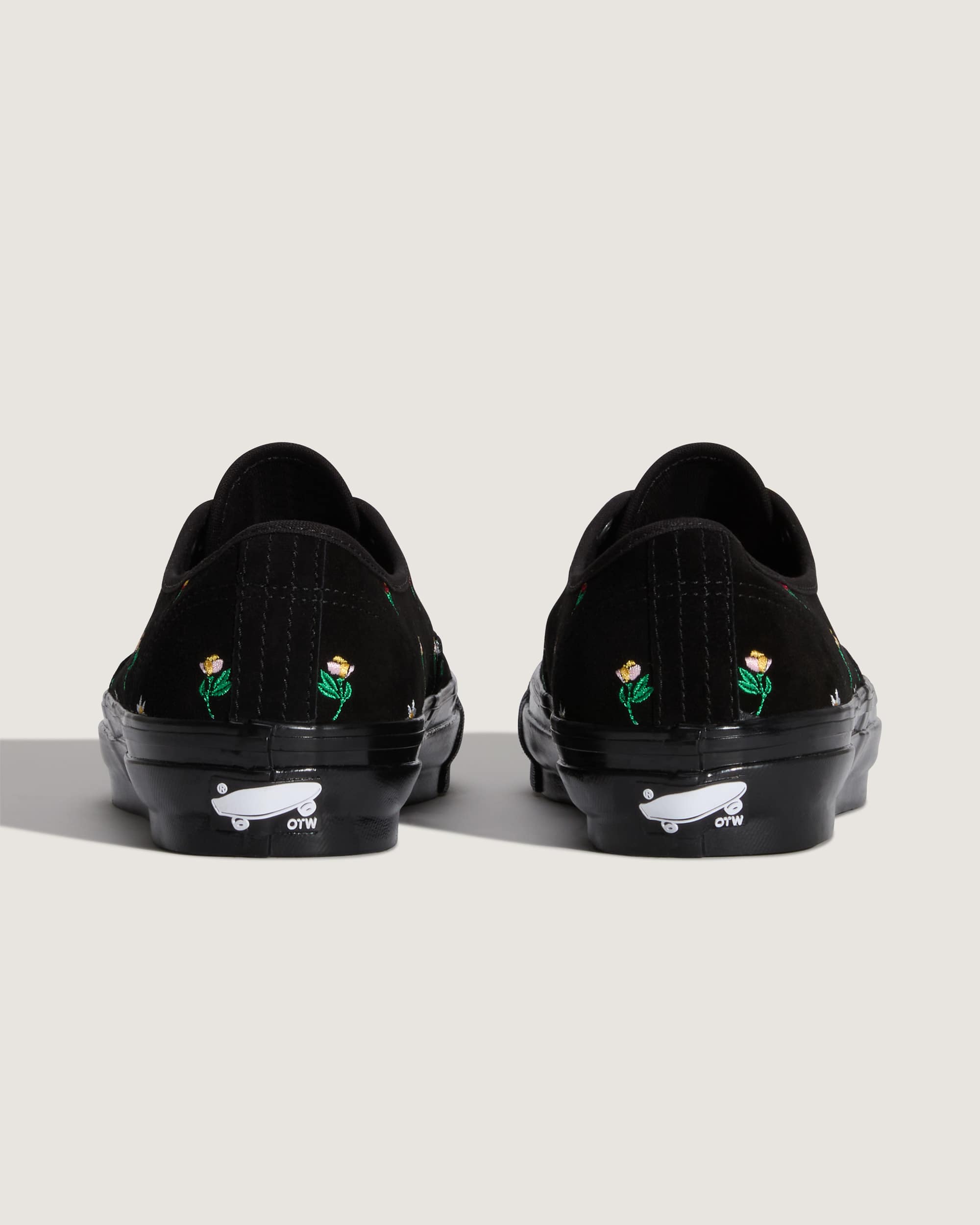 OTW Authentic 44 VANS Noir ALT3