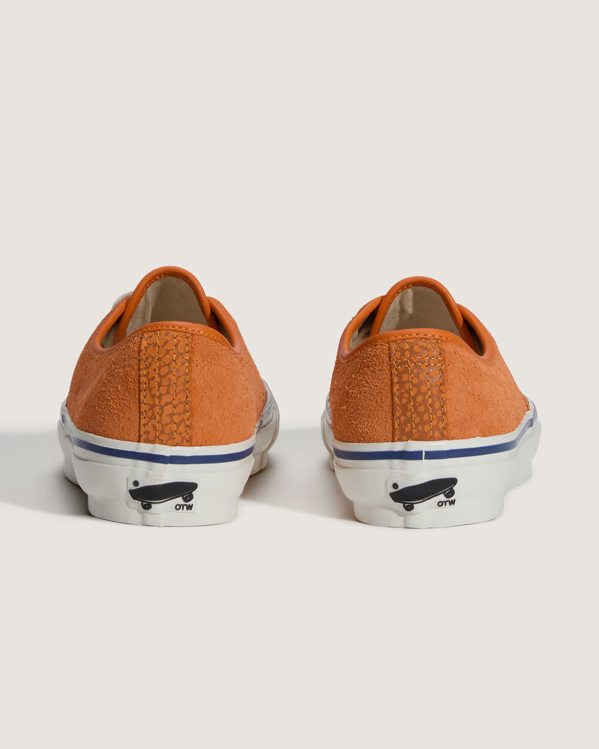OTW Authentic 44 Siped Vibram VANS Oranje ALT3