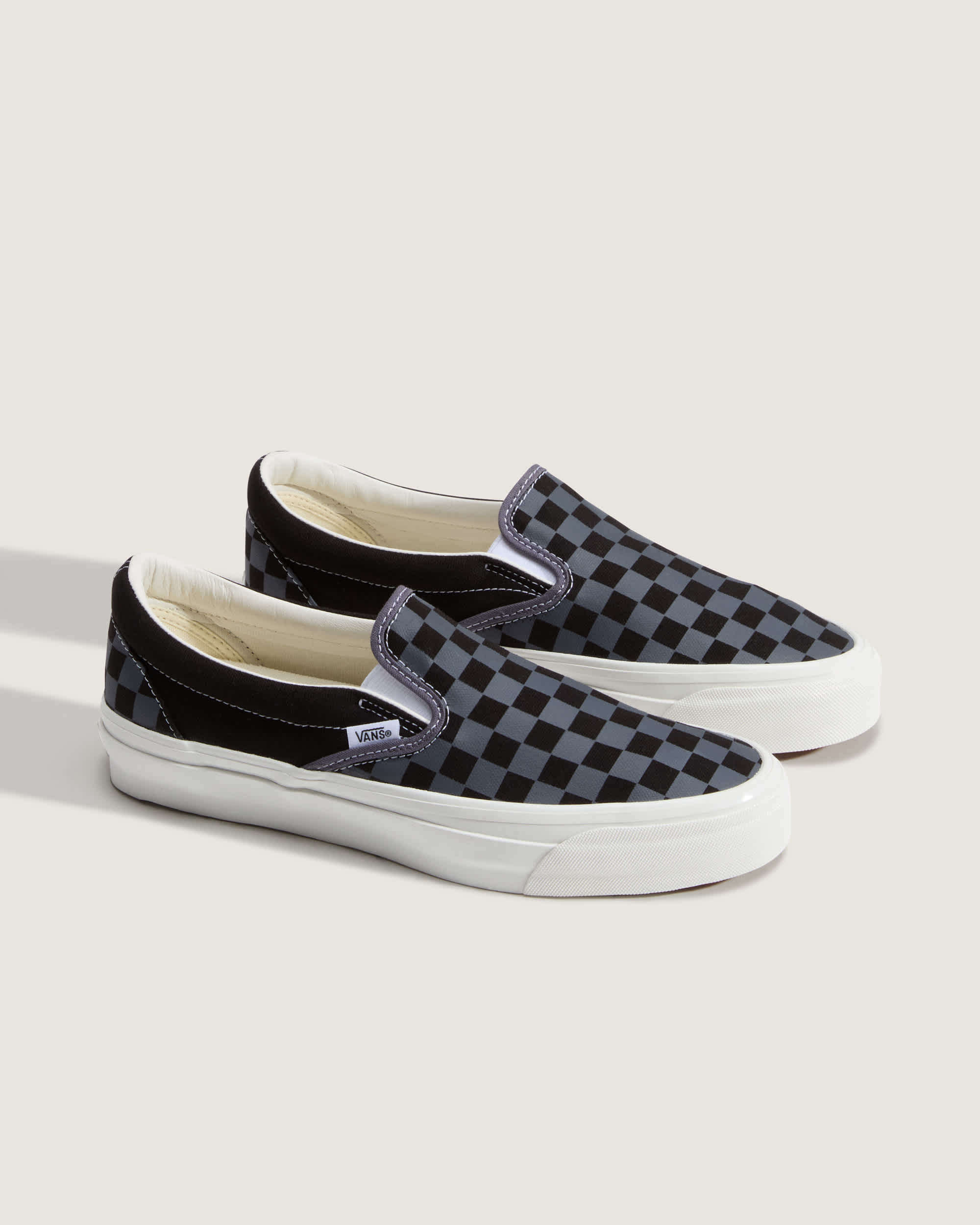 Premium Classic SlipOn 98 CHECKERBOARD Steel Shadow VANS Grau ALT1