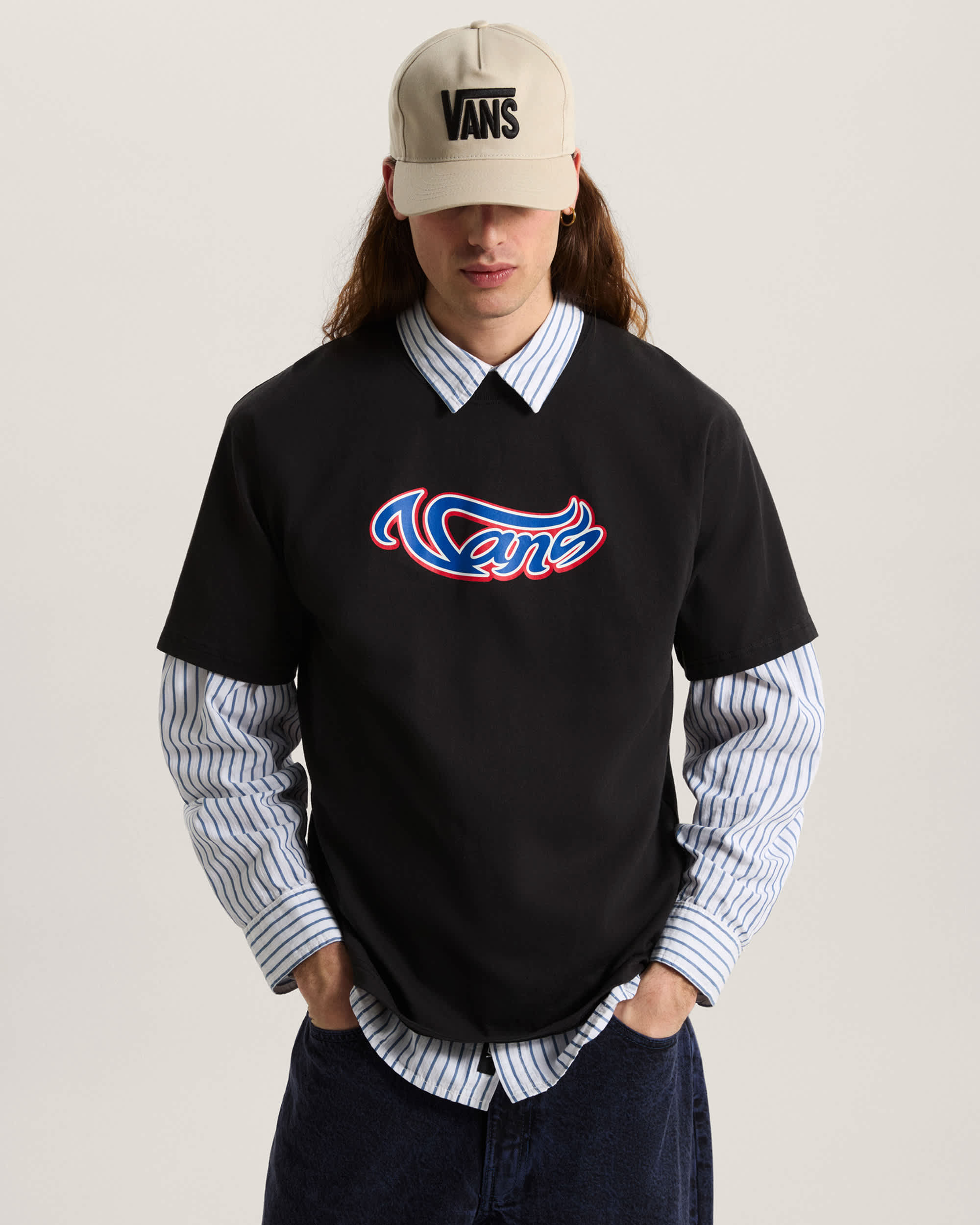 Wavy Script TShirt VANS Black ALT2