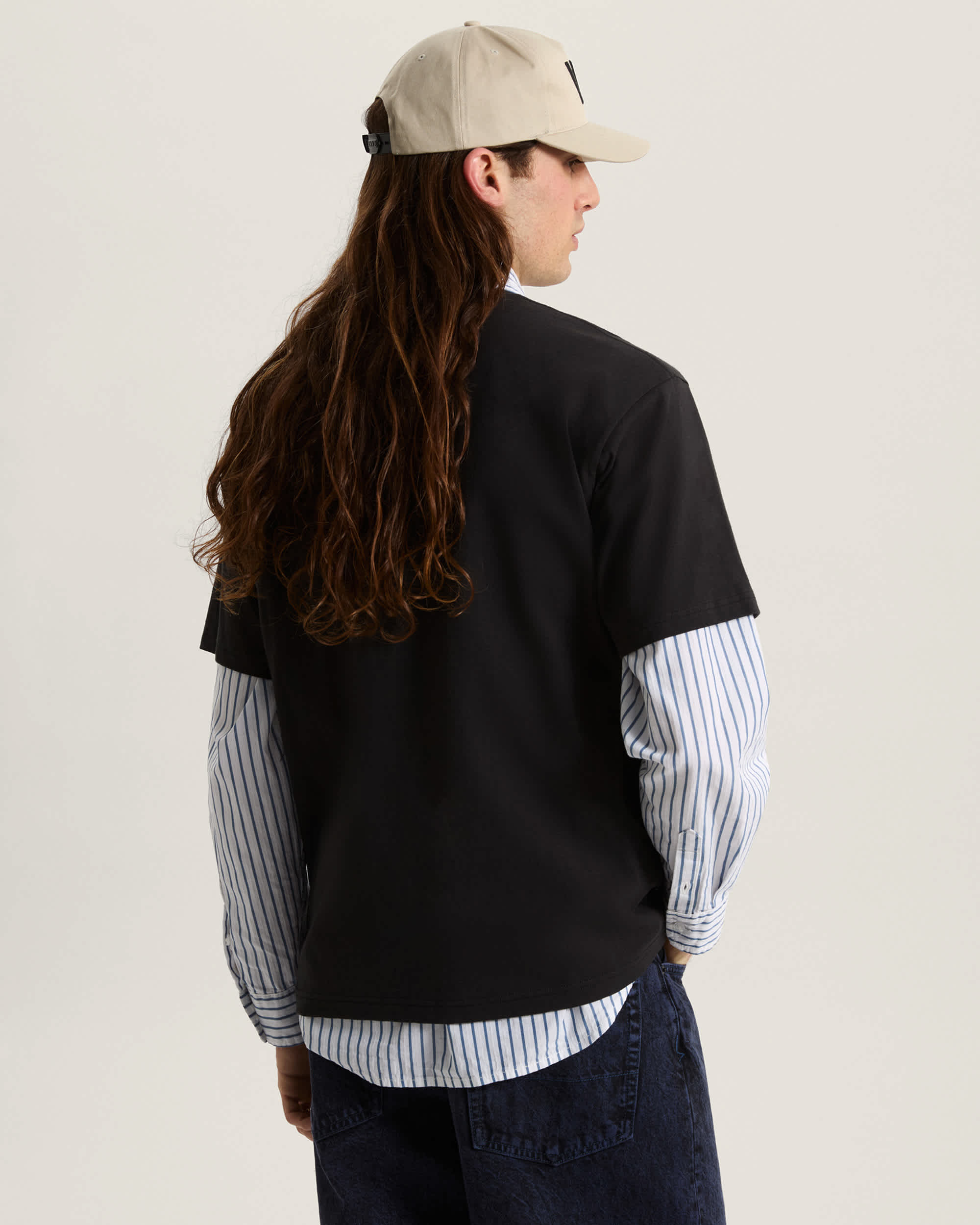 Wavy Script TShirt VANS Black ALT3