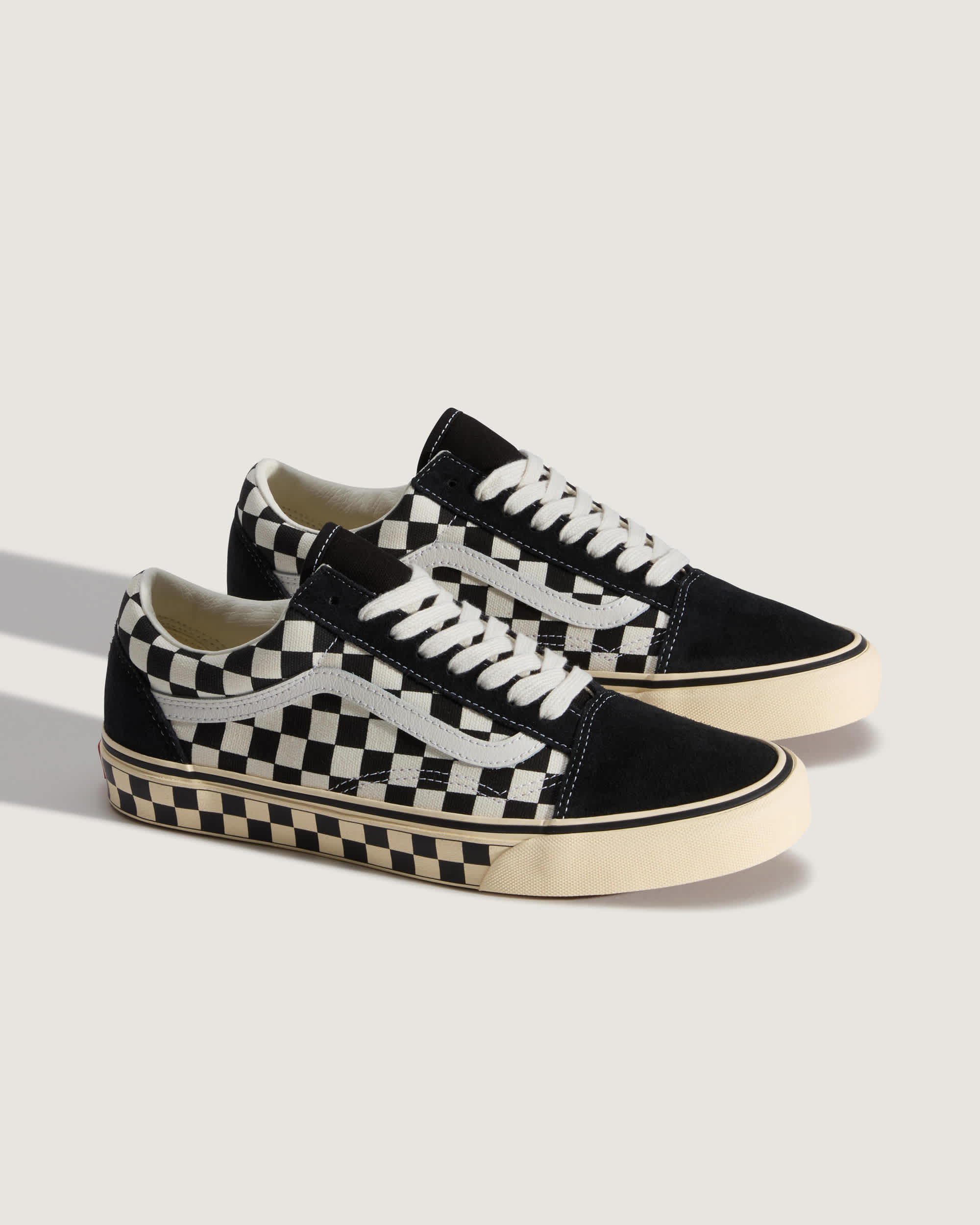 Old Skool Shoes VANS Black ALT1