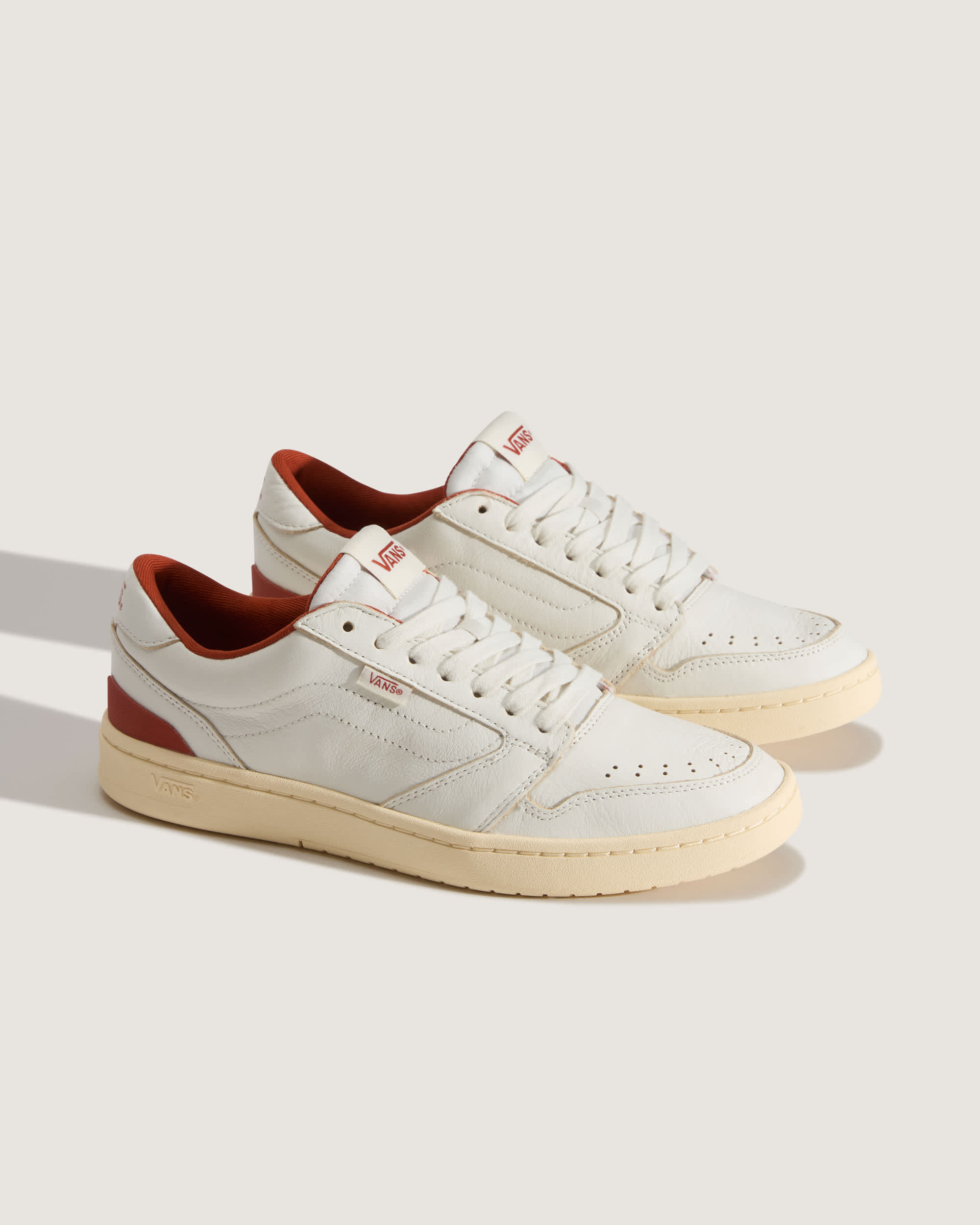 Court Low Shoes VANS White ALT1