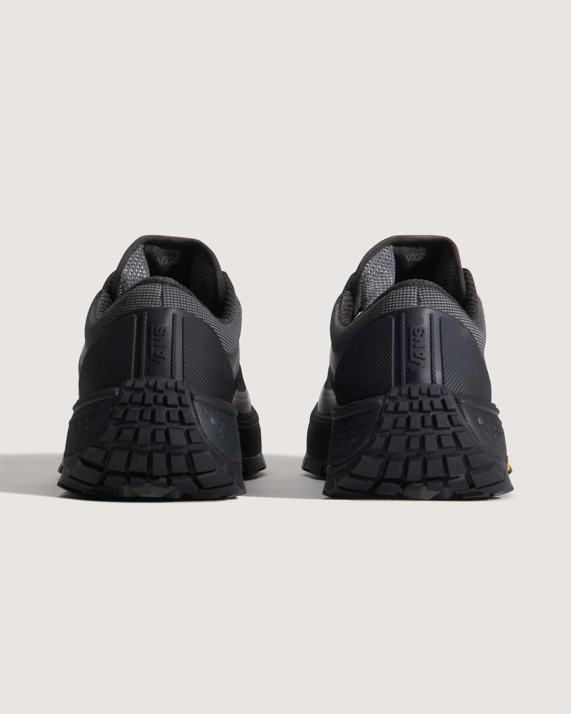 Trail 36 Shoes VANS Black ALT3