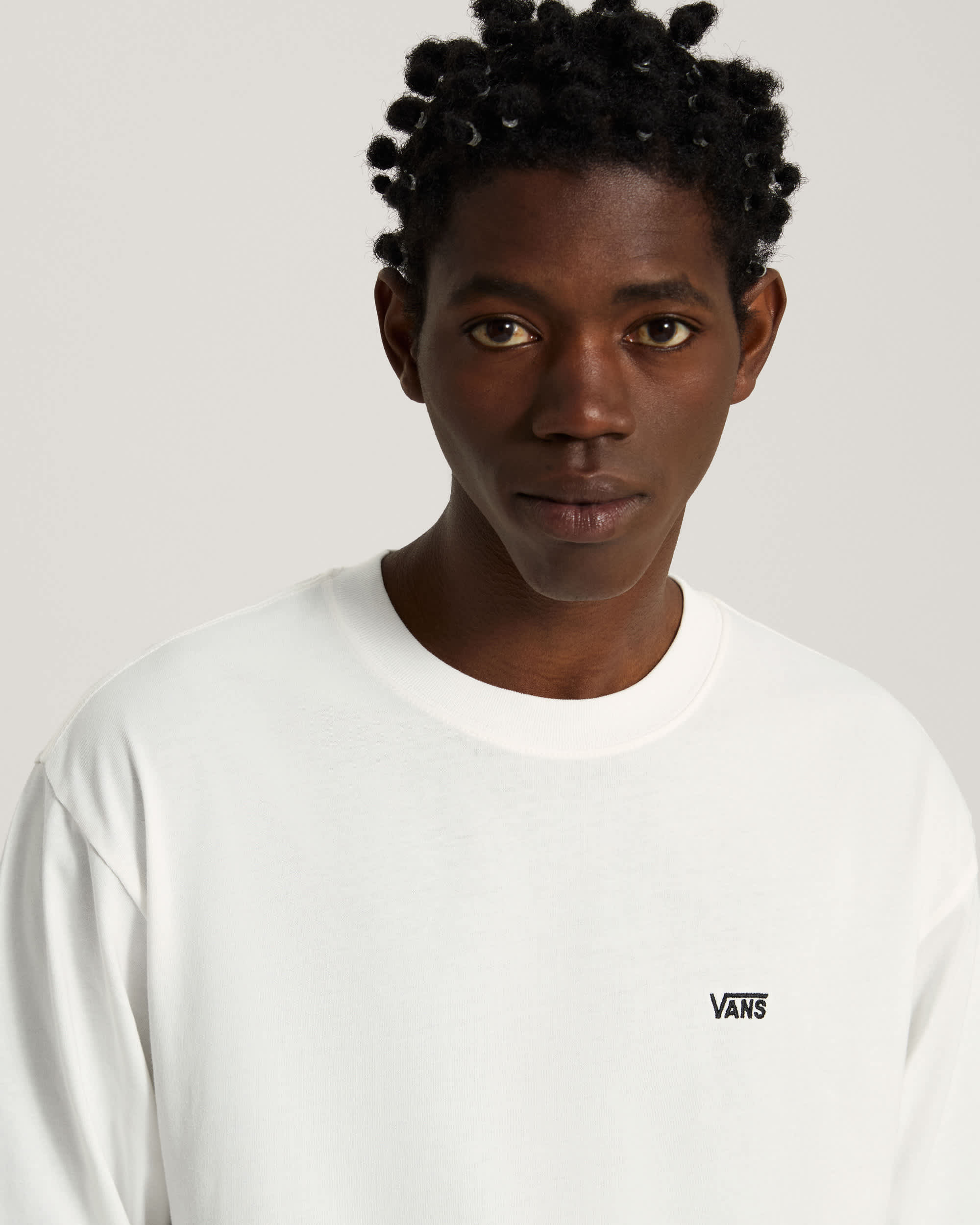 Lockeres LangarmTShirt mit Logo auf der linken Brust II VANS Wei ALT6