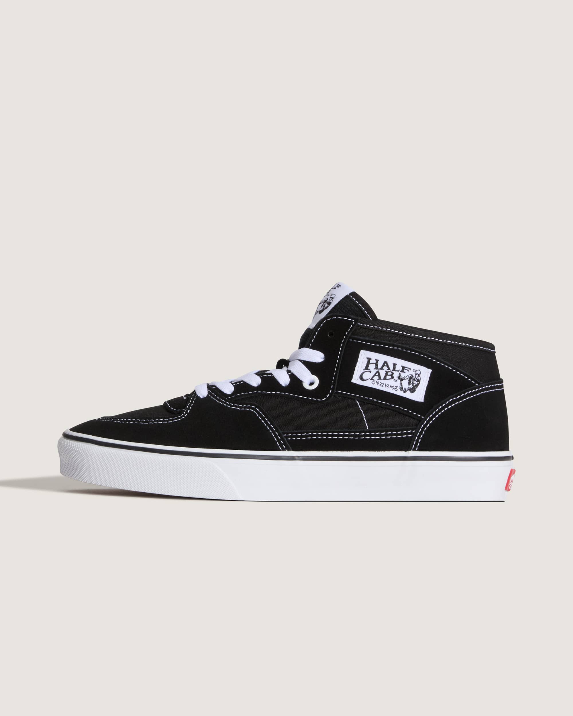 Half Cab Decon Shoes VANS Black HERO
