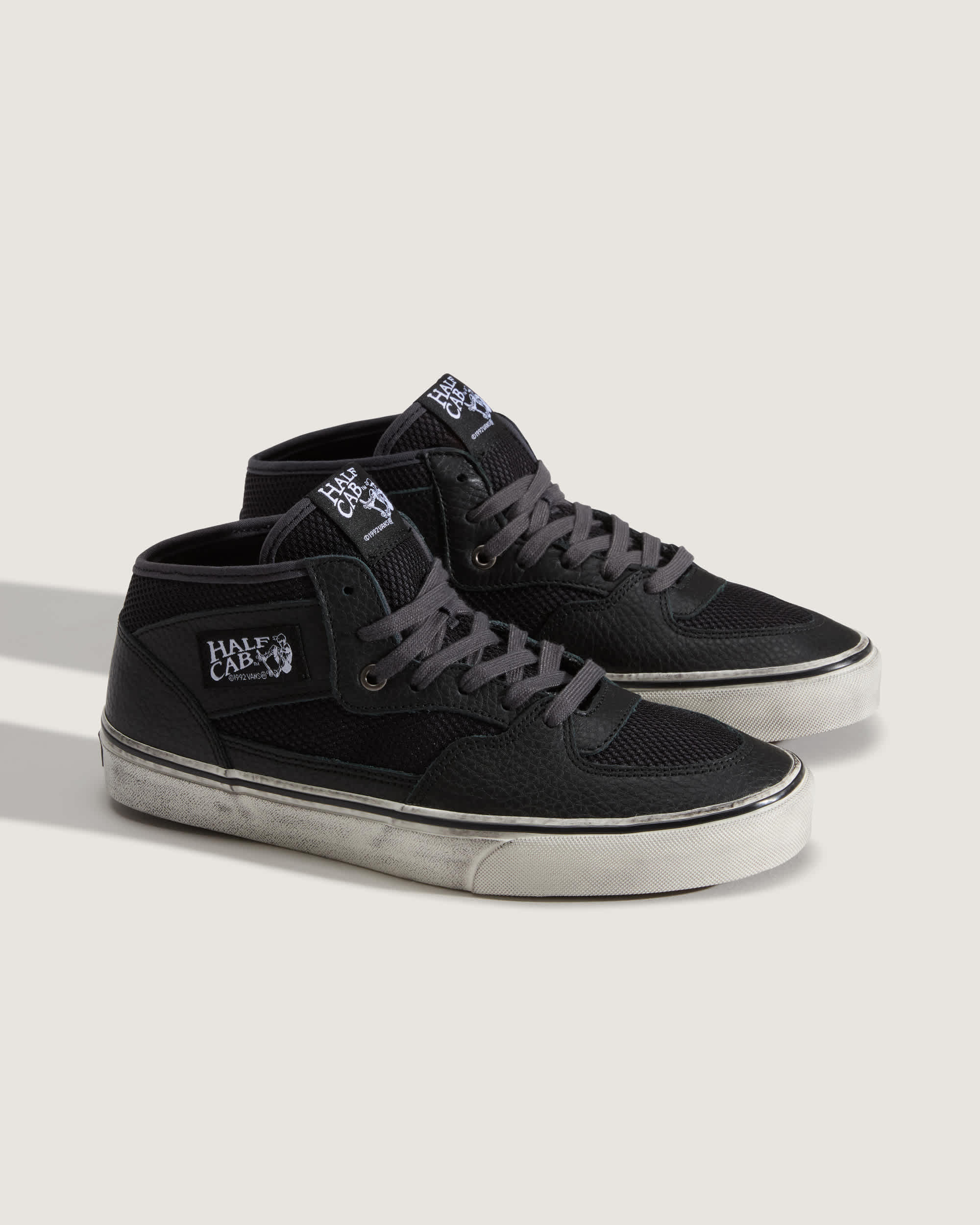 Zapatillas Half Cab Decon VANS Negro ALT1