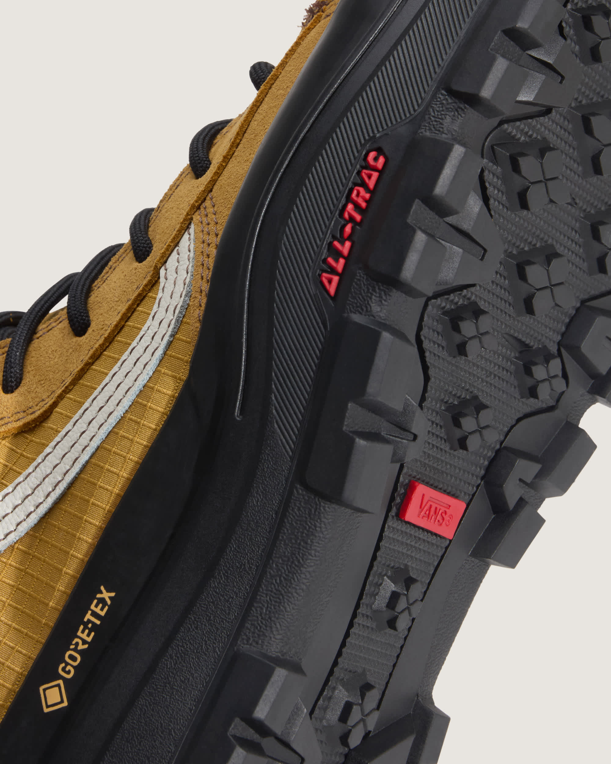 Sk8Hi GORETEX Insulated Schuhe VANS Beige ALT9