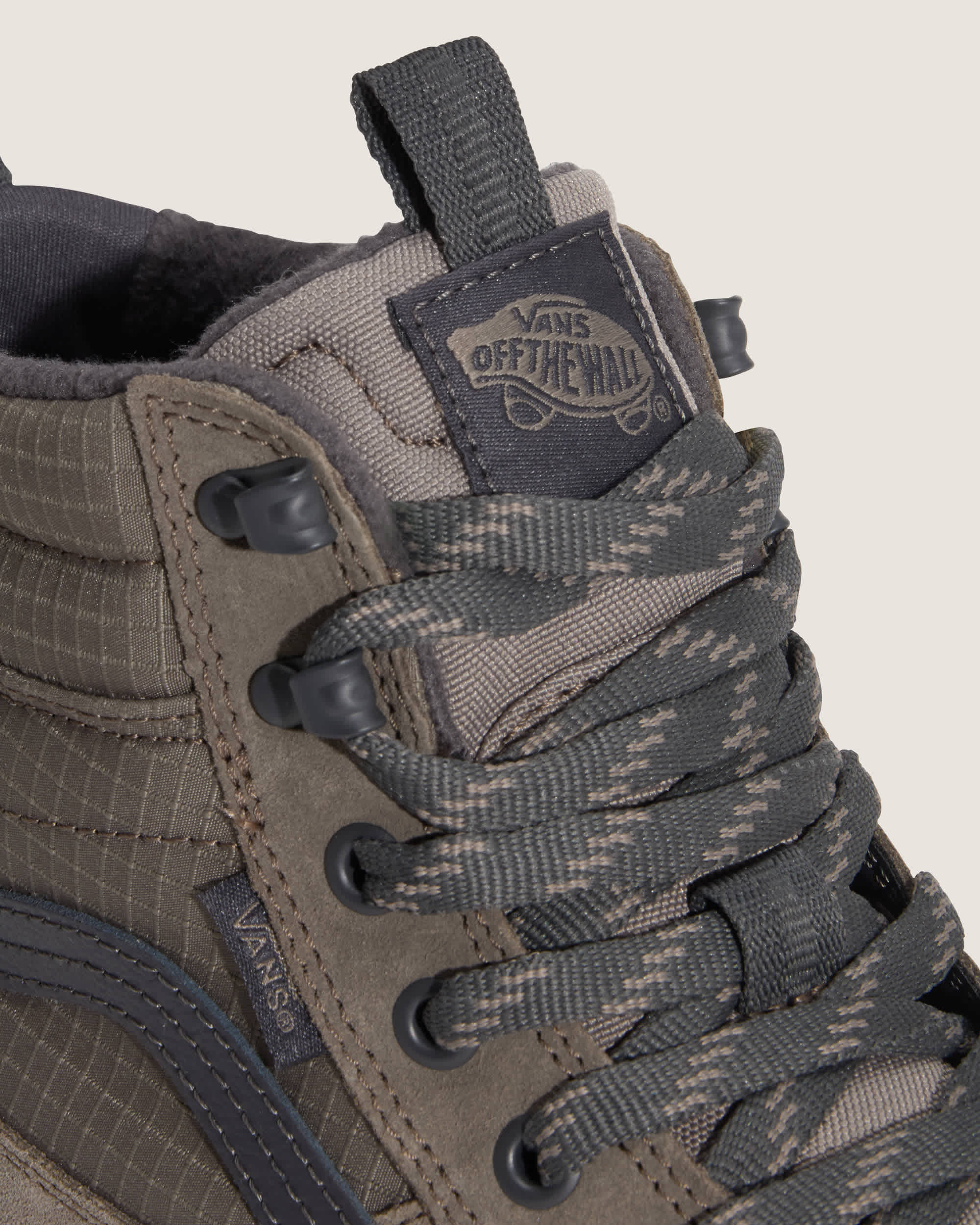 Sk8Hi Waterproof Insulated Shoes VANS Grey ALT7