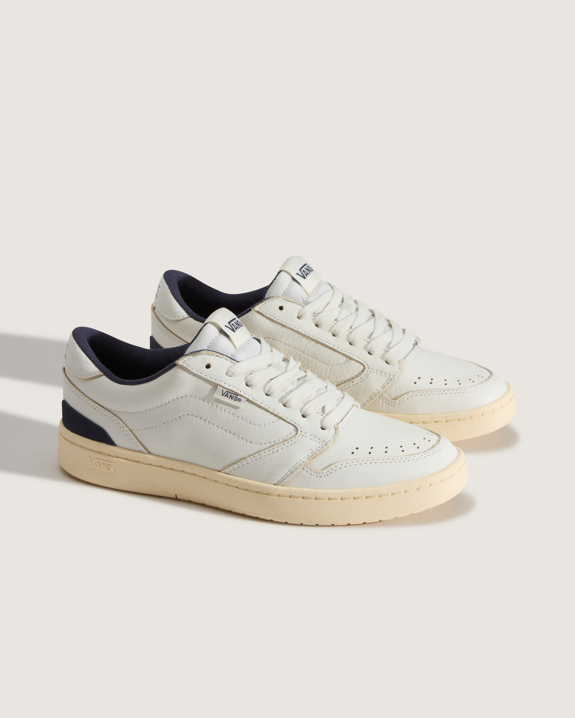 Chaussures Court Low VANS Blanc ALT1