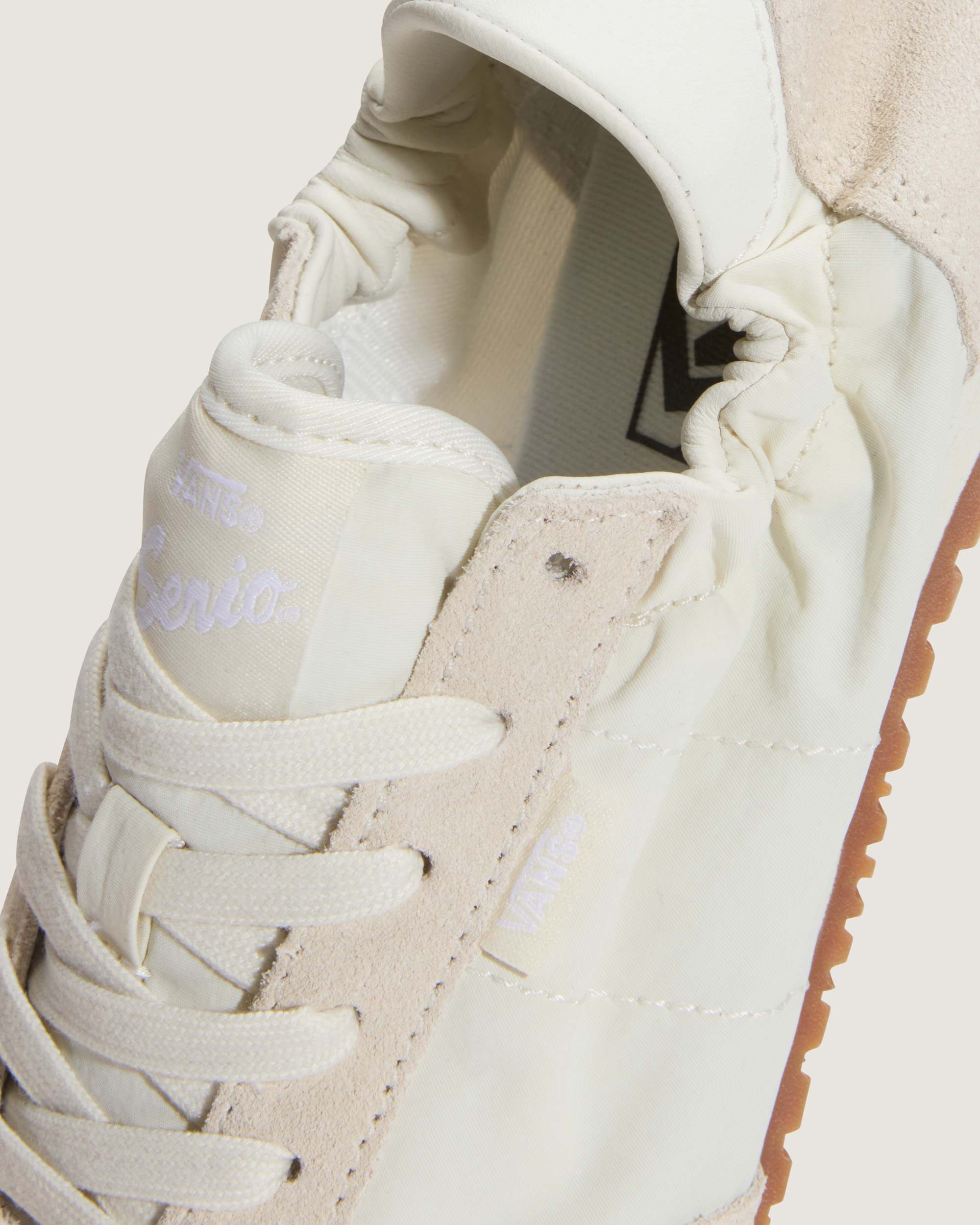 Super Lowpro Ballerina Light Schuhe VANS Wei ALT4