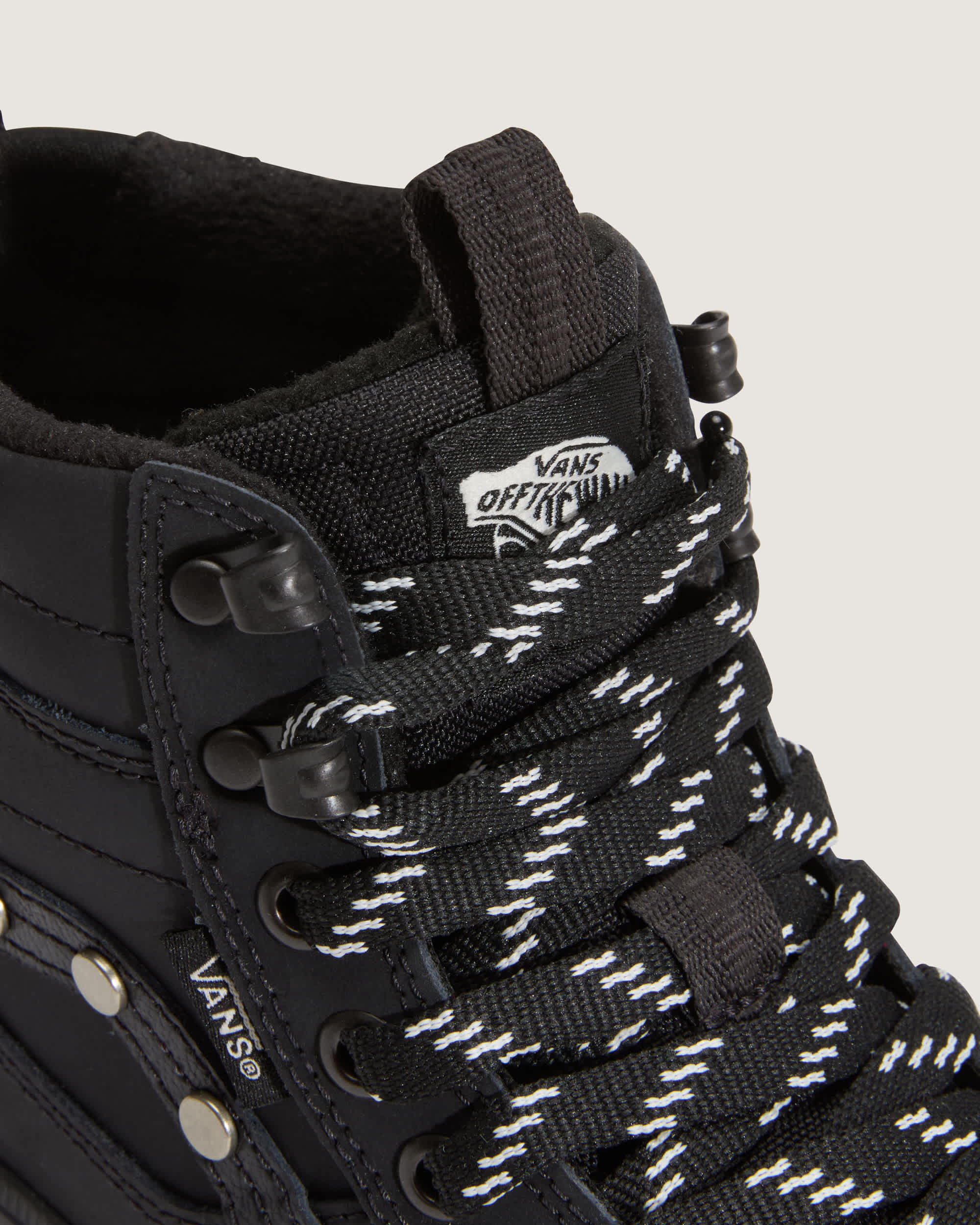 Chaussures isolantes impermables Sk8Hi VANS Noir ALT6