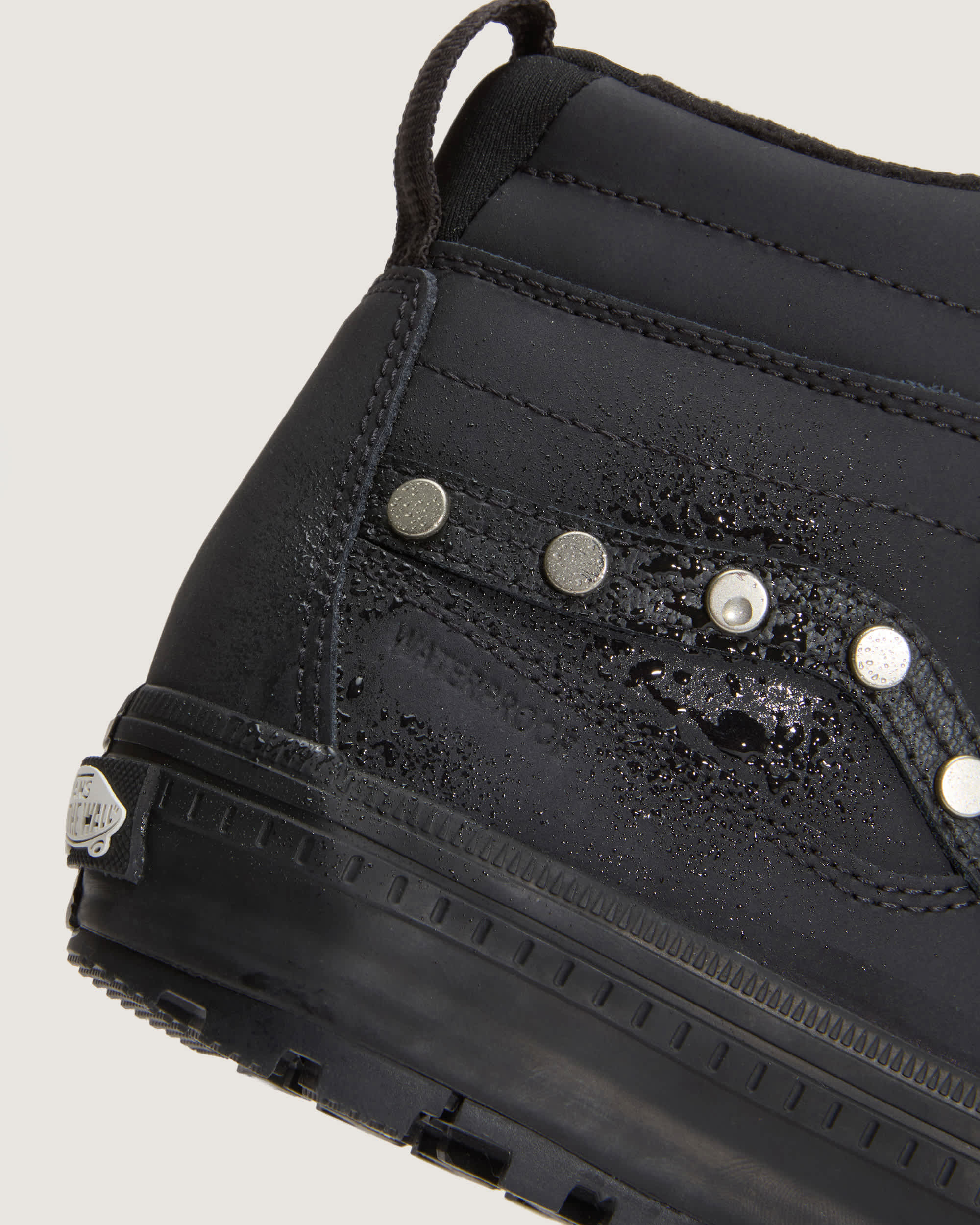 Chaussures isolantes impermables Sk8Hi VANS Noir ALT7