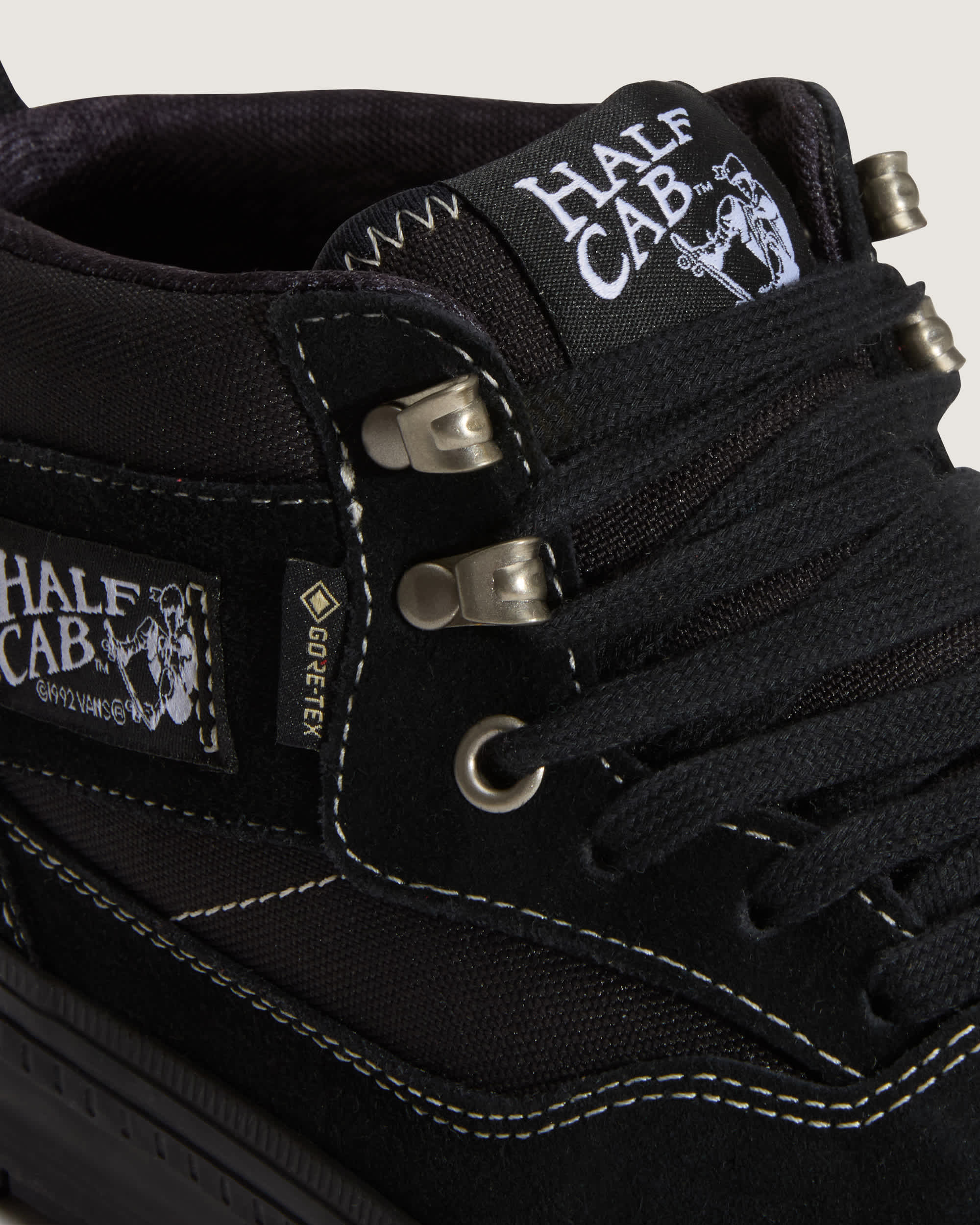 Scarpe Half Cab GORETEX VANS Nero ALT4