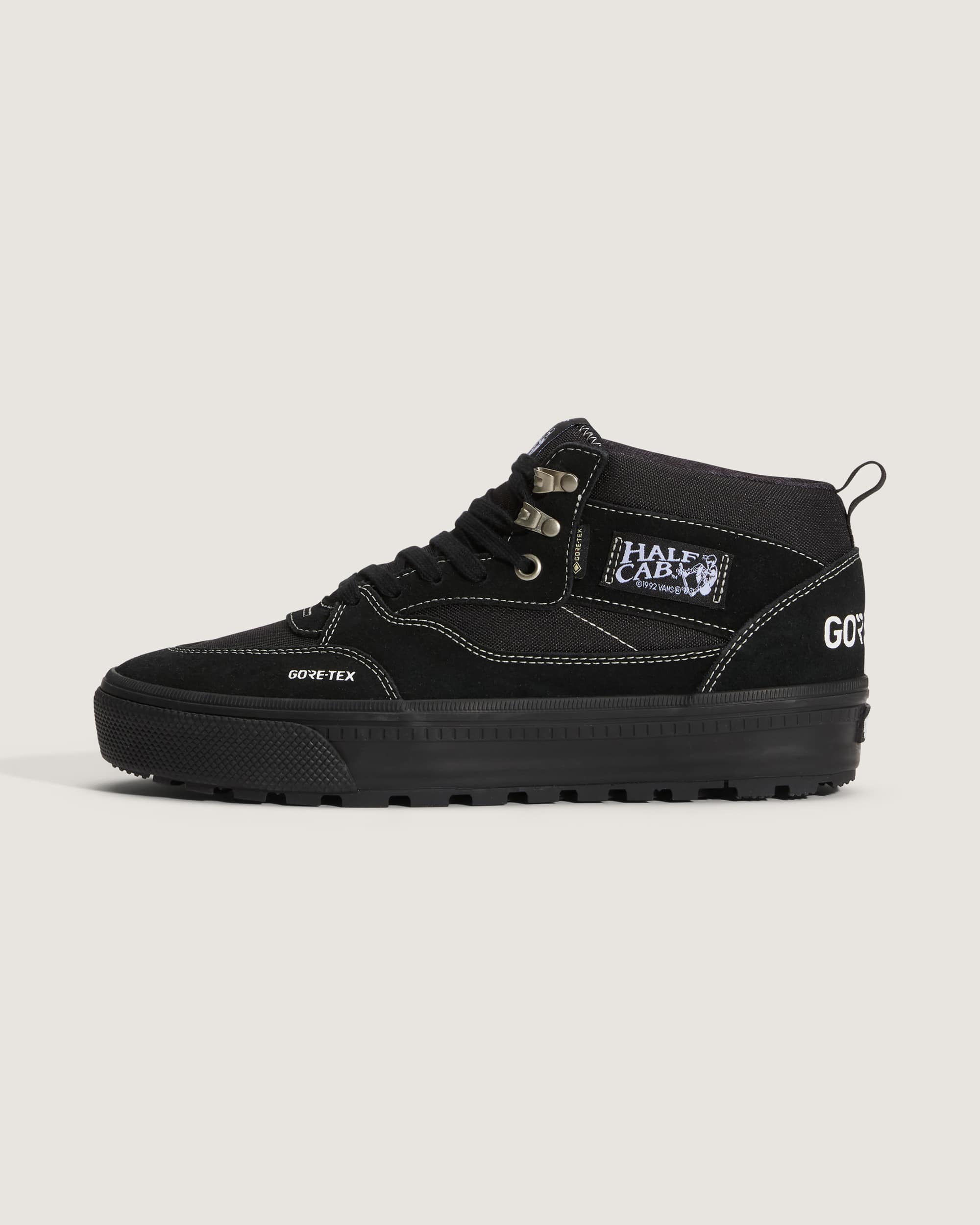 Half Cab GORETEX Insulated Shoes VANS Black HERO