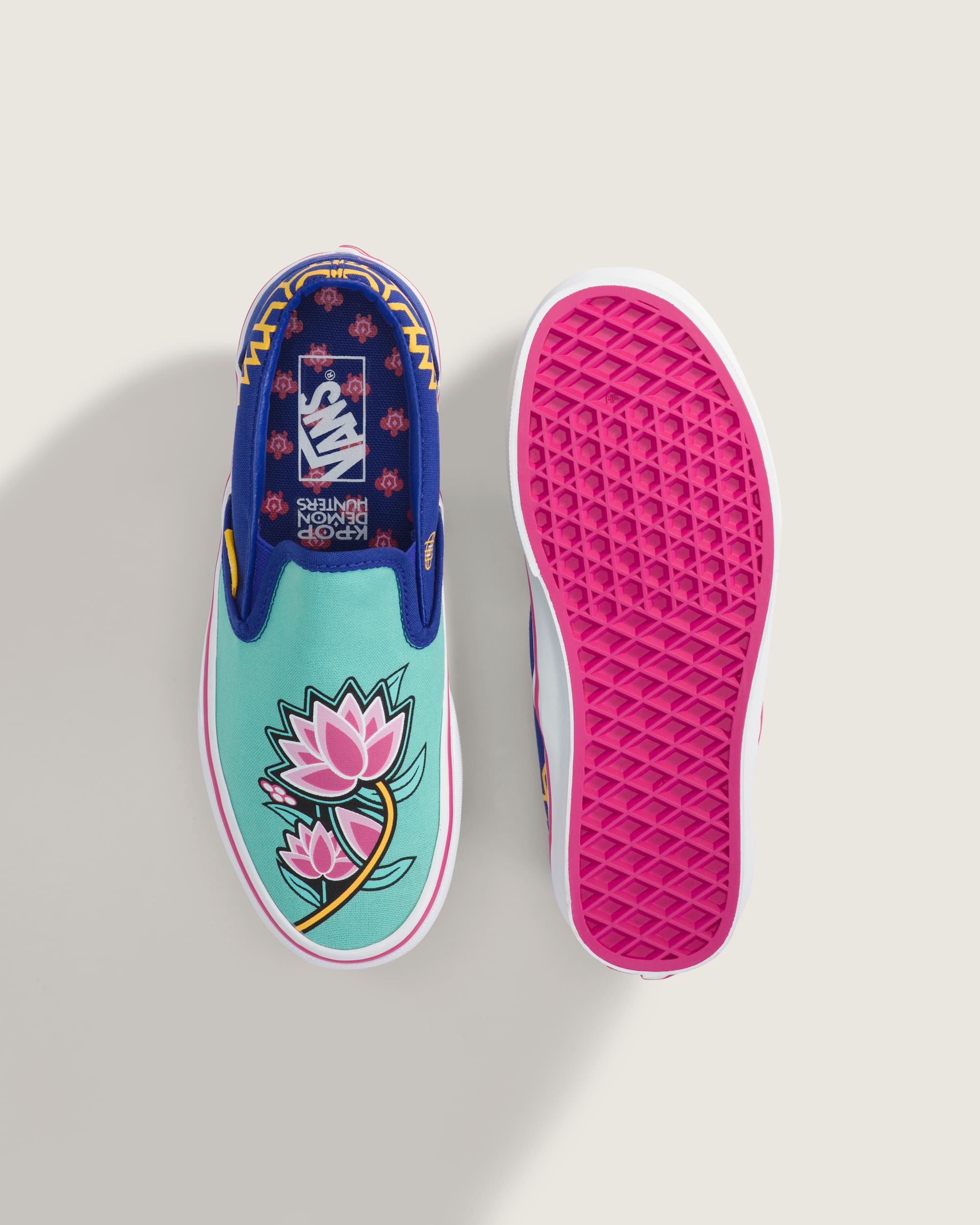 Scarpe Bambinoa KPop Demon Hunters x Vans Classic SlipOn 814 anni VANS Blu ALT2