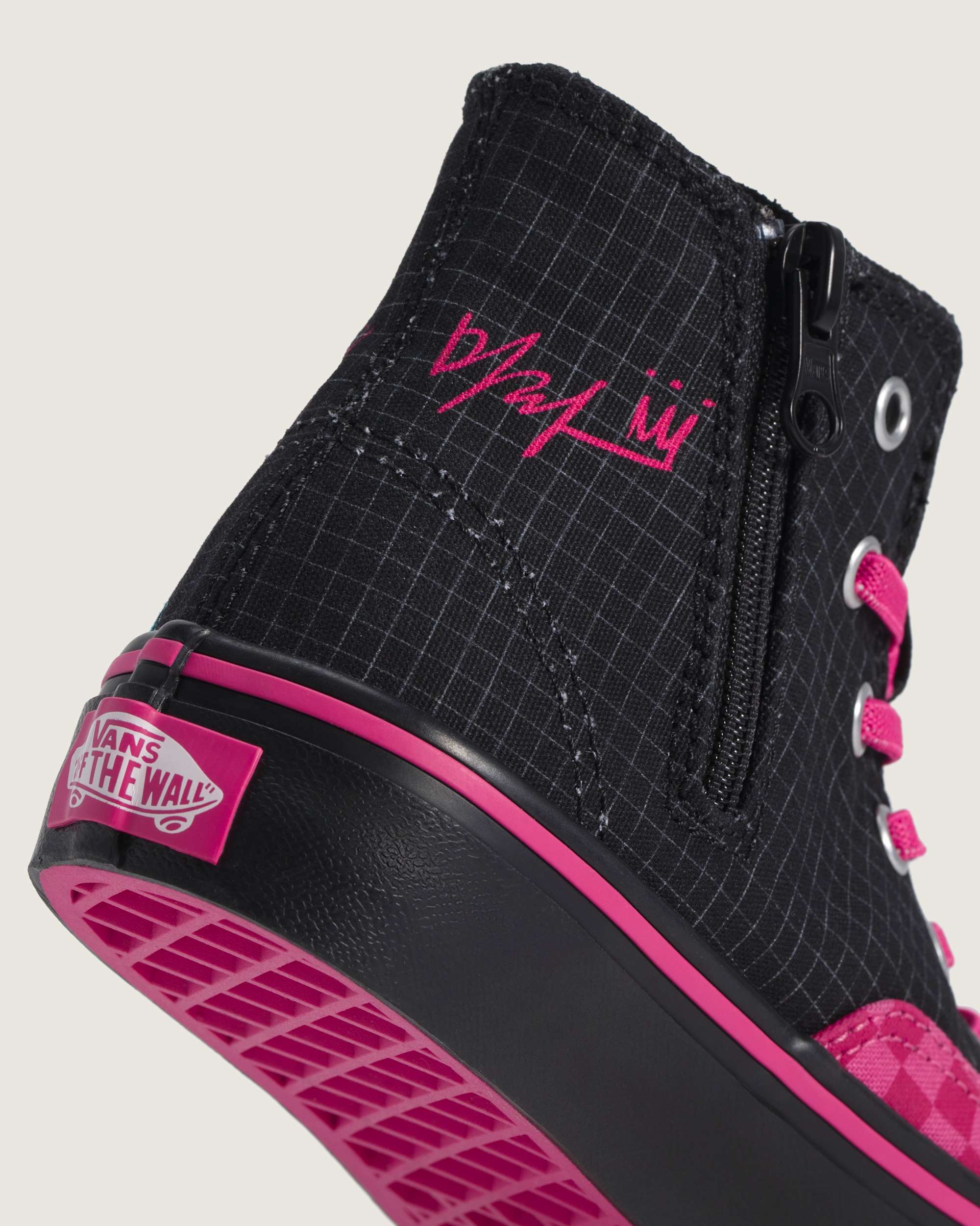 Scarpe Bambinoa KPop Demon Hunters x Vans Authentic Hi 20 con zip 48 anni VANS Nero ALT6