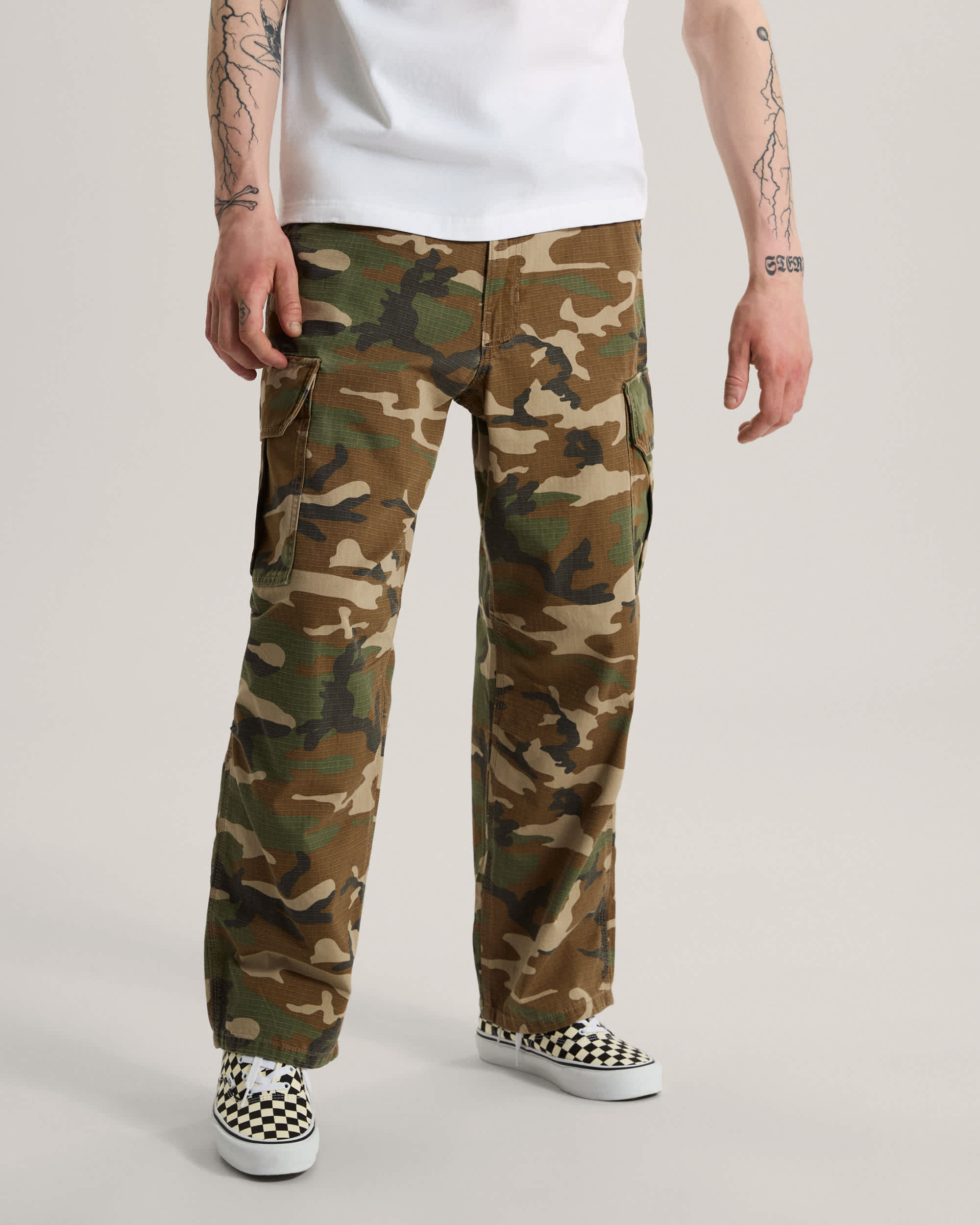 Para Baggy AOP Cargo Pant Aluminum Camo VANS Vert ALT2