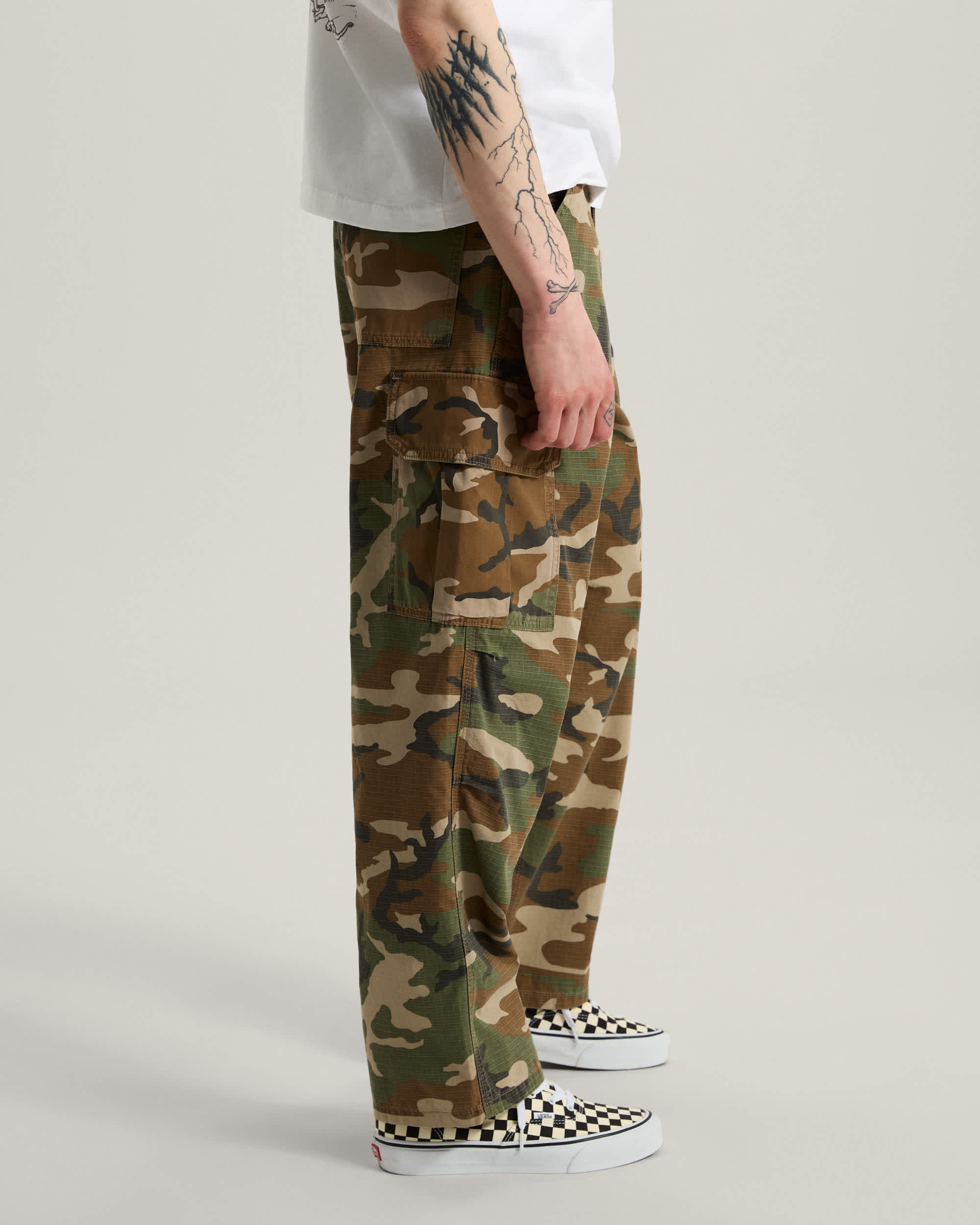 Para Baggy AOP Cargo Pant Aluminum Camo VANS Vert ALT4