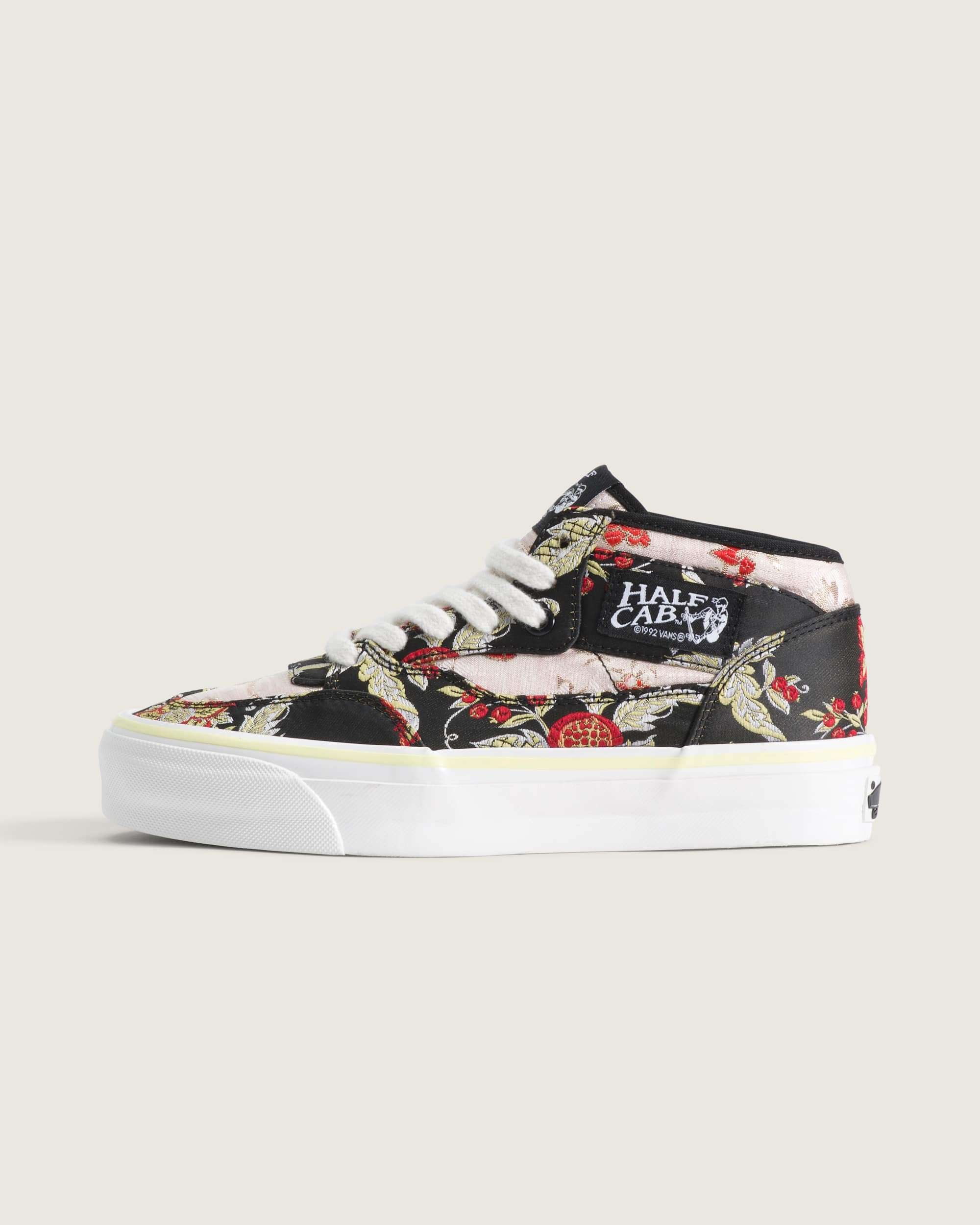 OTW Half Cab 33 Decon Vibram VANS Schwarz HERO
