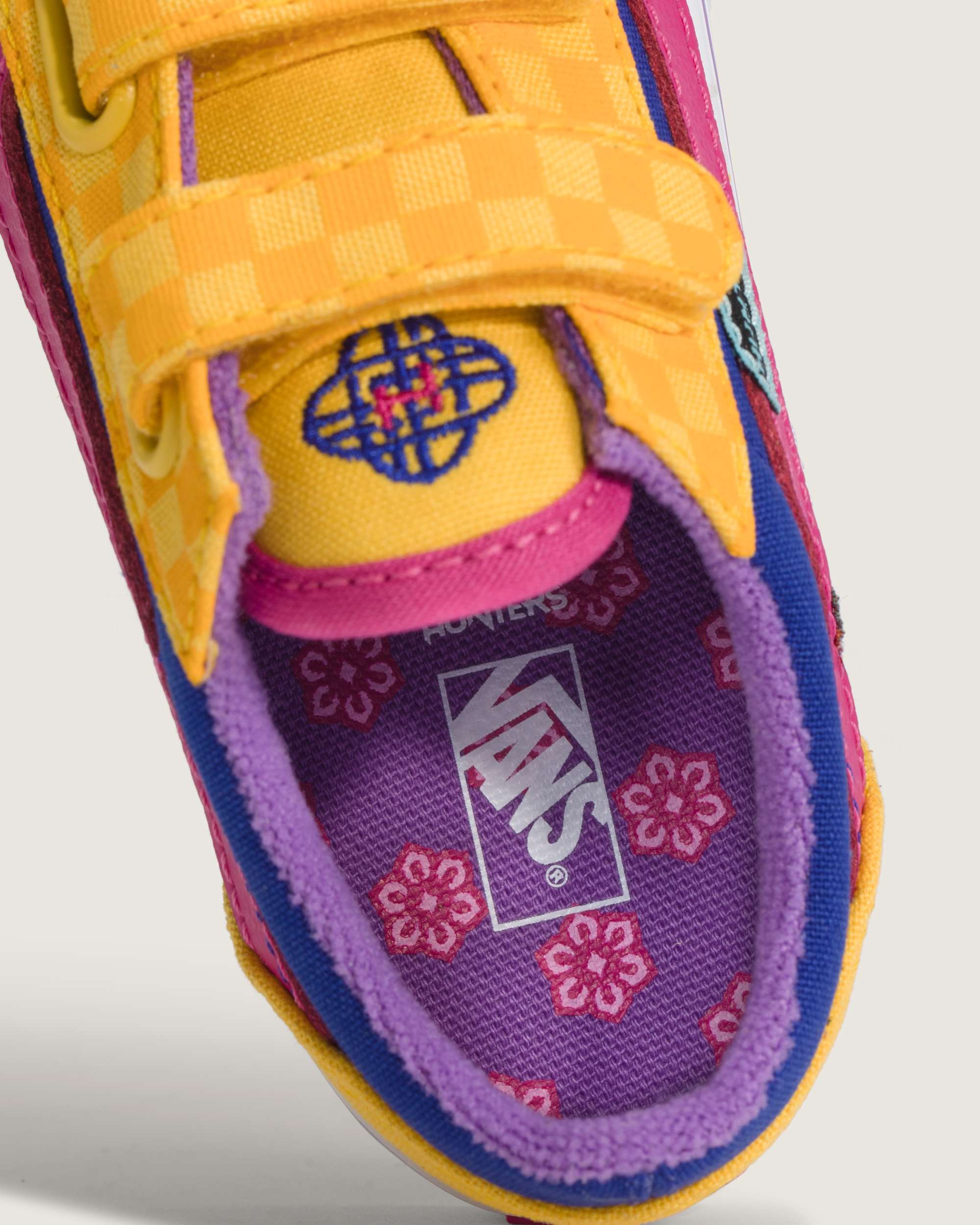 Scarpe Bambinoa KPop Demon Hunters x Vans Old Skool V 14 anni VANS Giallo ALT6