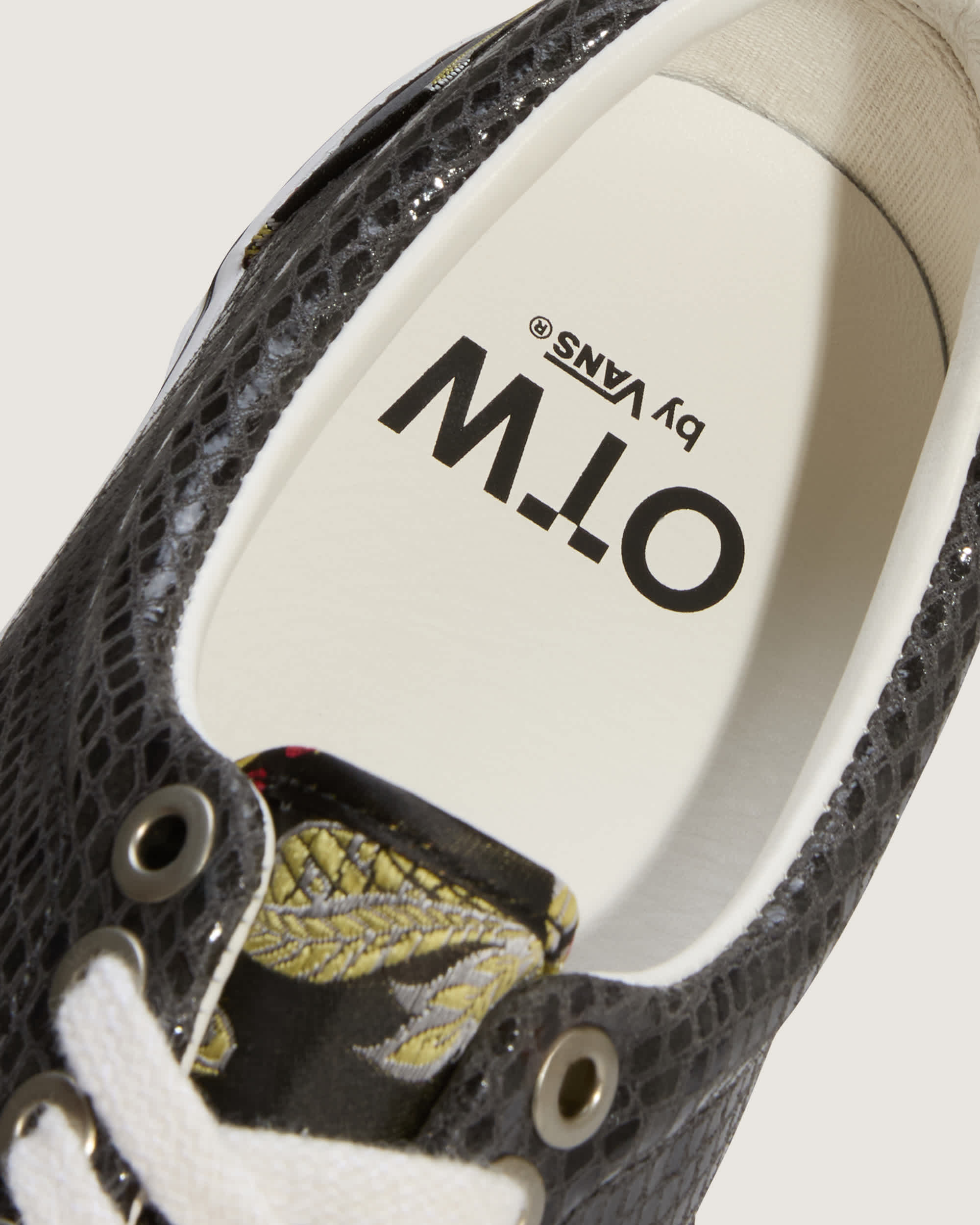 OTW Era 95 Vibram Shoes VANS Black ALT6