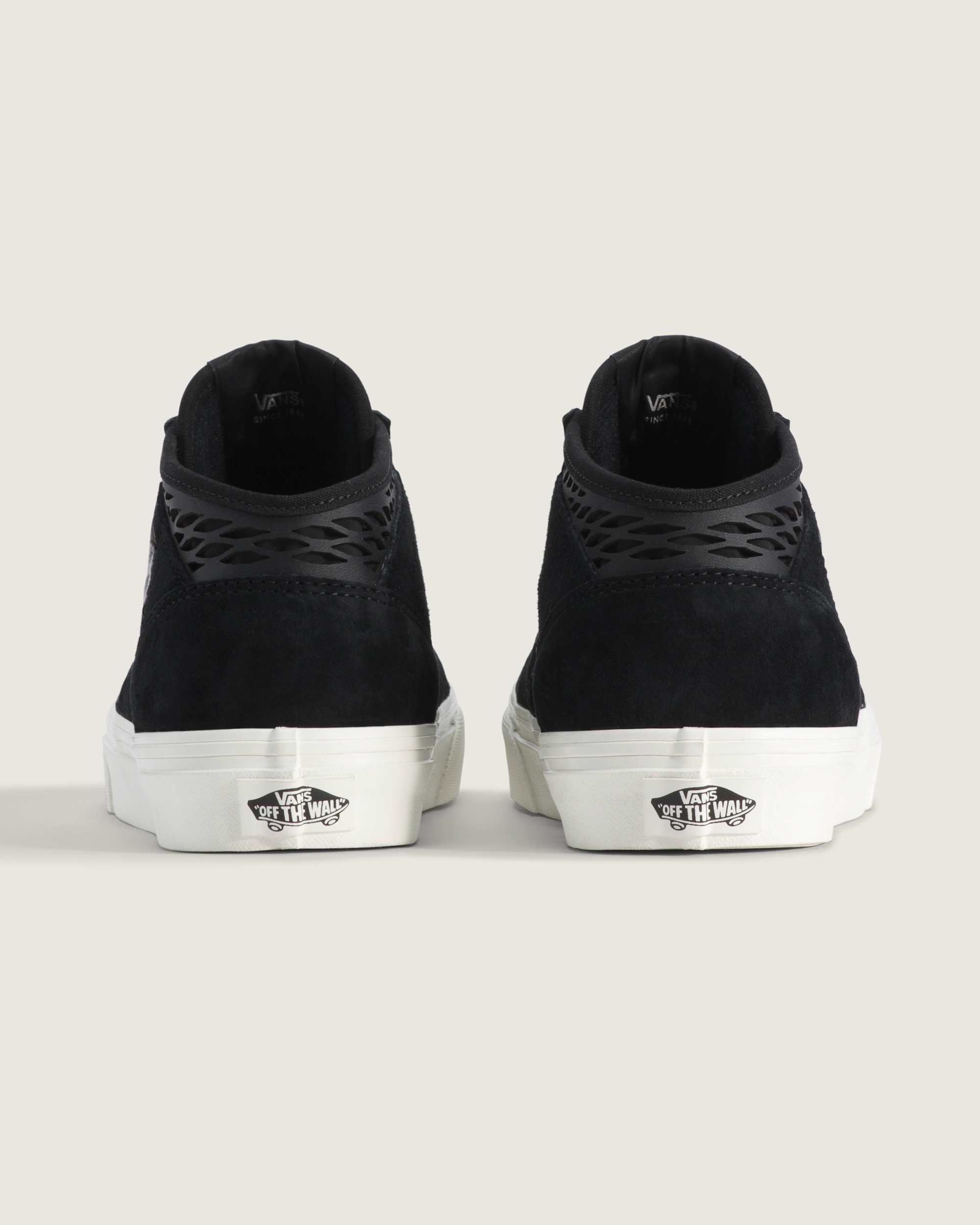 Half Cab Decon Shoes VANS Black ALT3