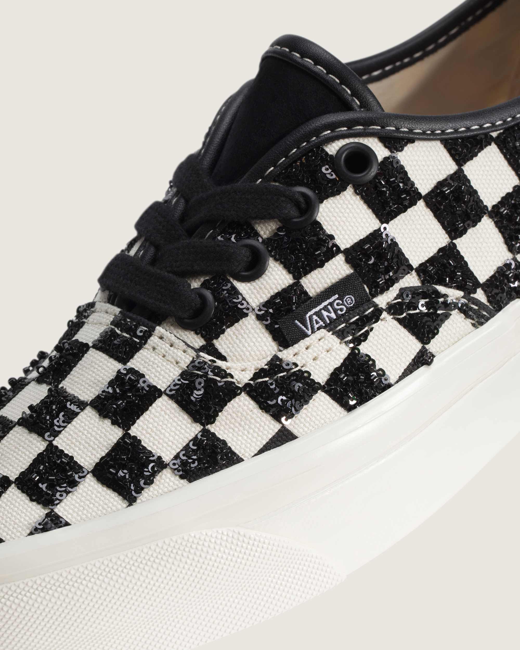 Chaussures Premium Authentic VANS NoirBlanc ALT4
