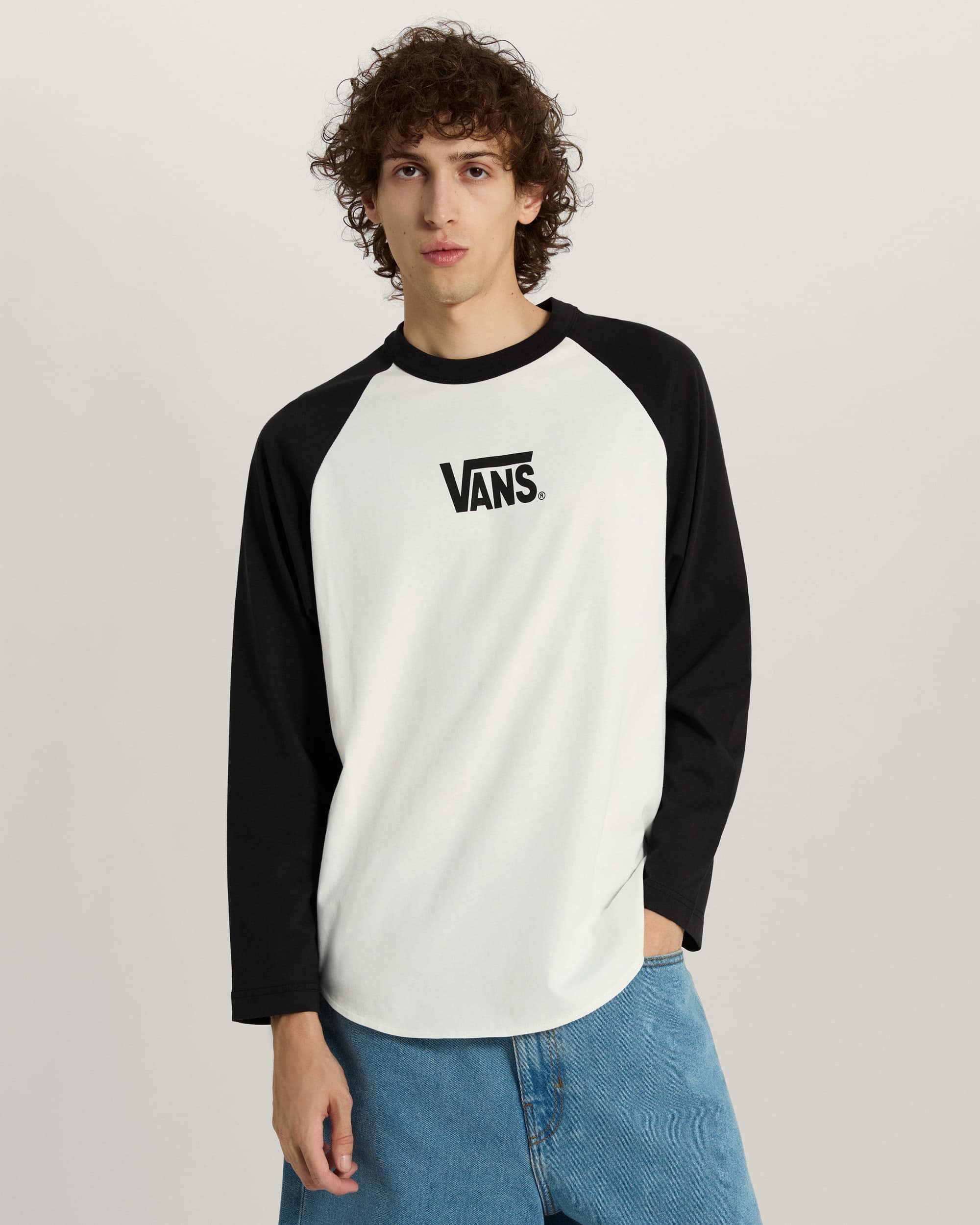 Core Raglan LangarmTShirt VANS Schwarz ALT2