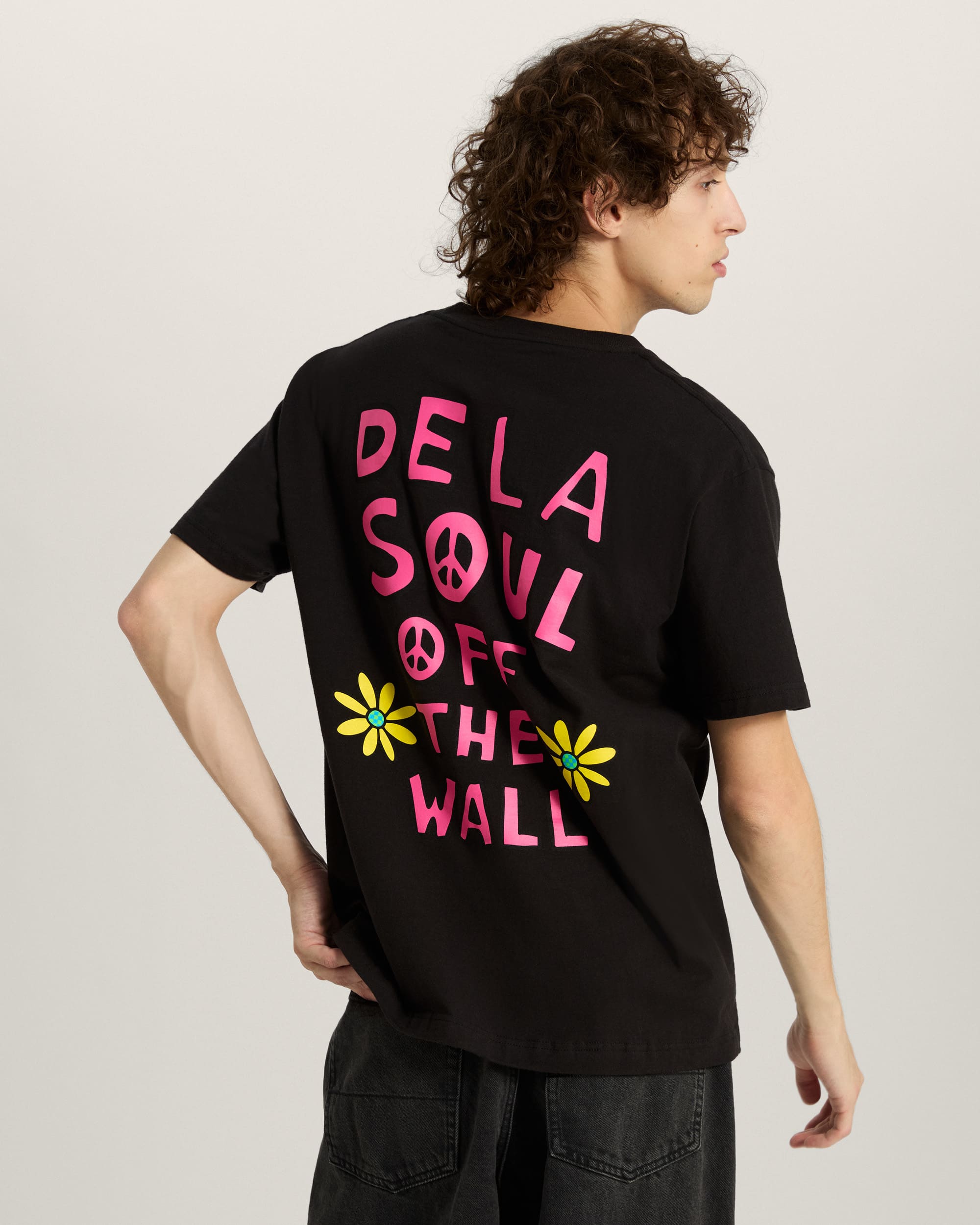De La Soul Plugs T-Shirt in Black| Vans IE