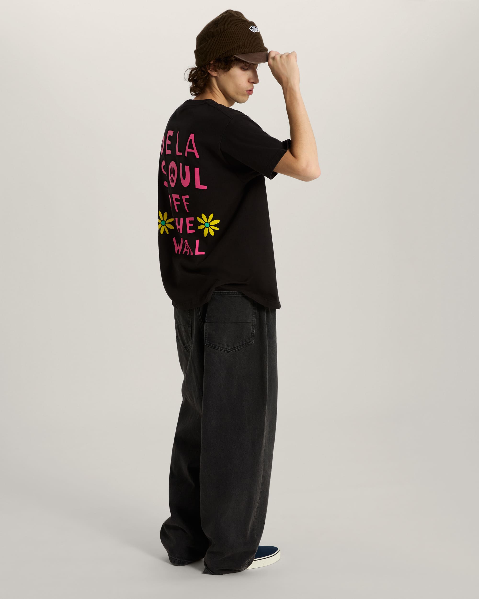 De La Soul Plugs T-Shirt in Black| Vans SE