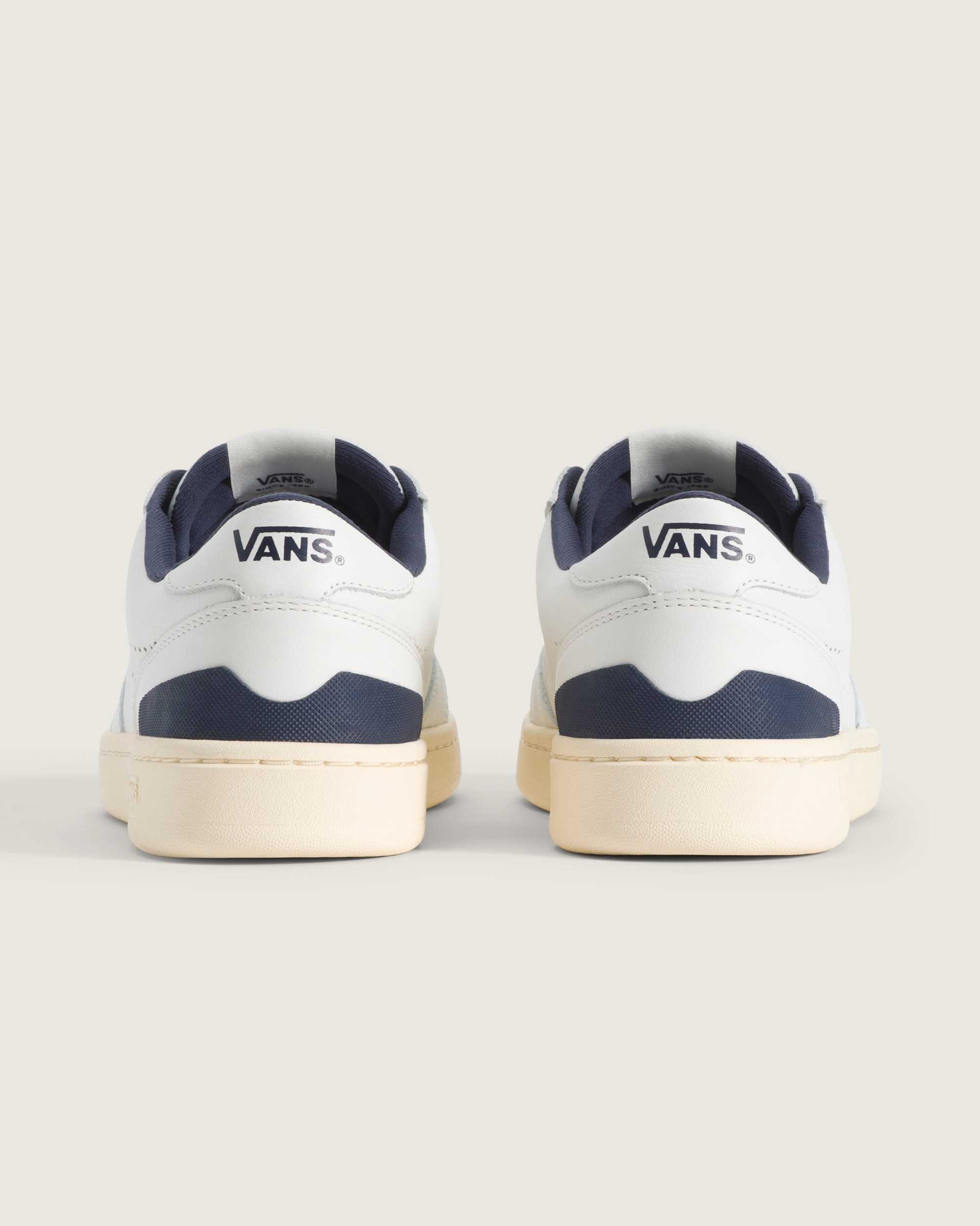 Chaussures Court Low VANS Blanc ALT3