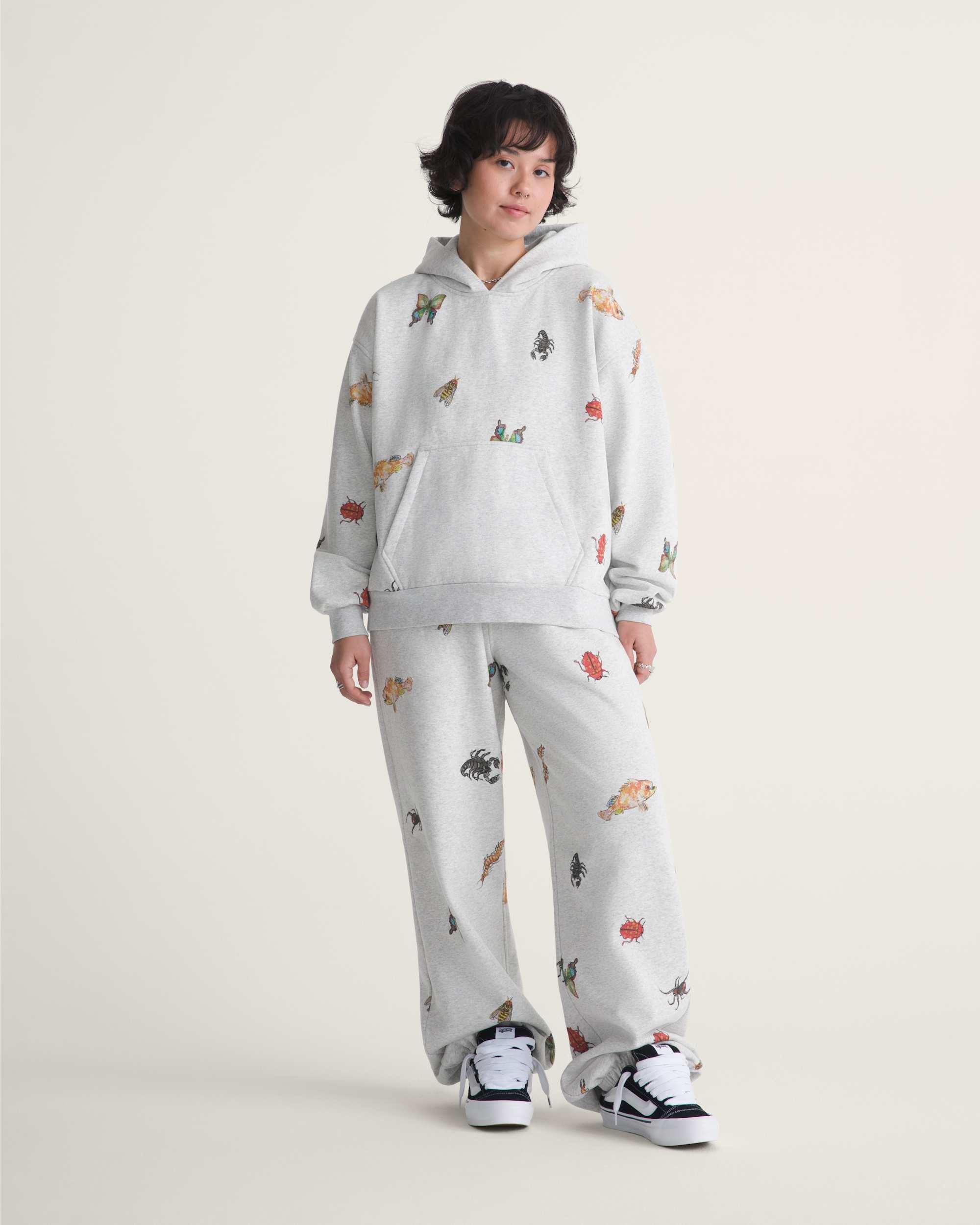 VANSZA Bug Out Sweatpants VANS Grey ALT4