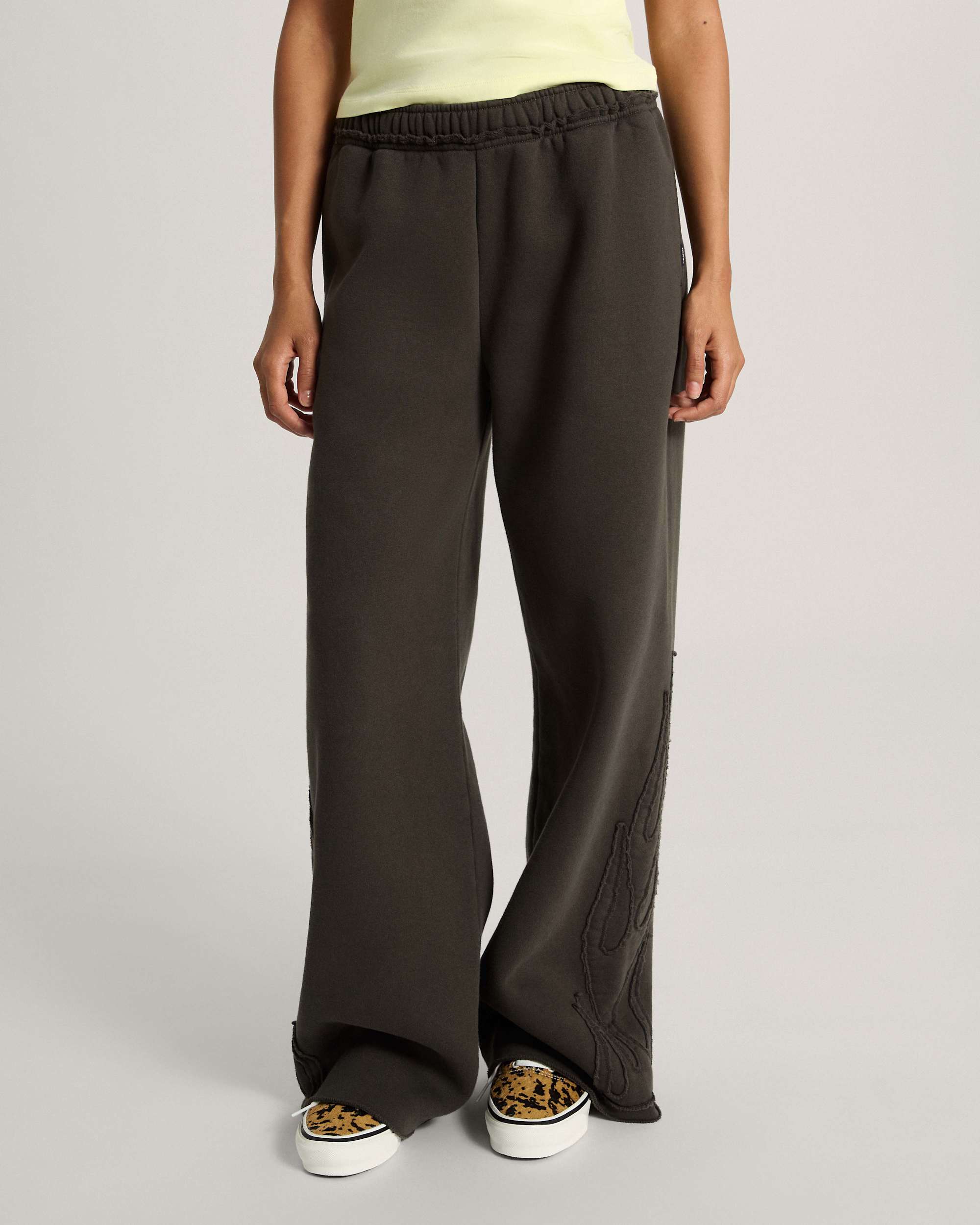 Flame Sweatpant Faded Black VANS Negro ALT2