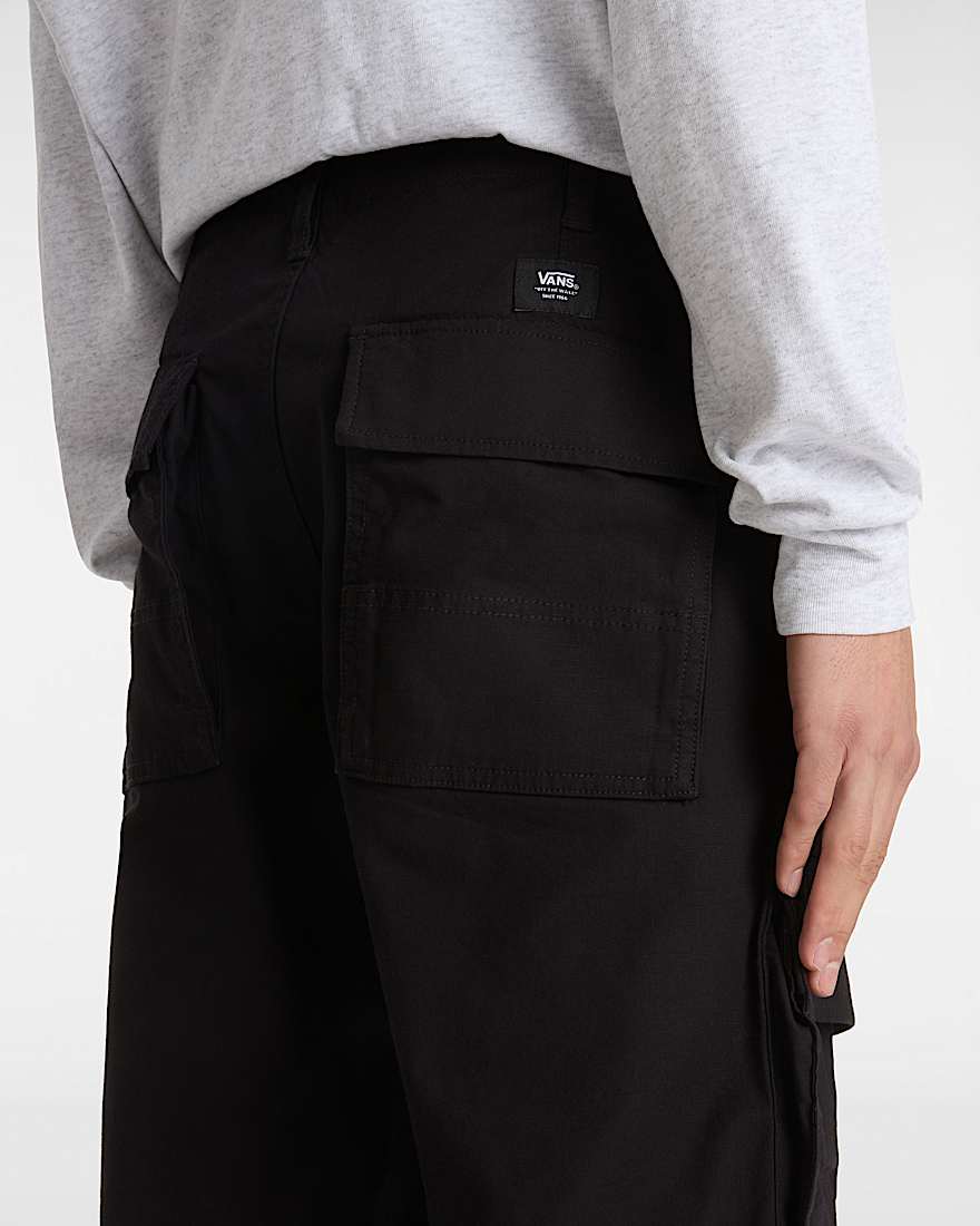 Schmal zulaufende Fatigue Cargohose VANS Schwarz ALT7