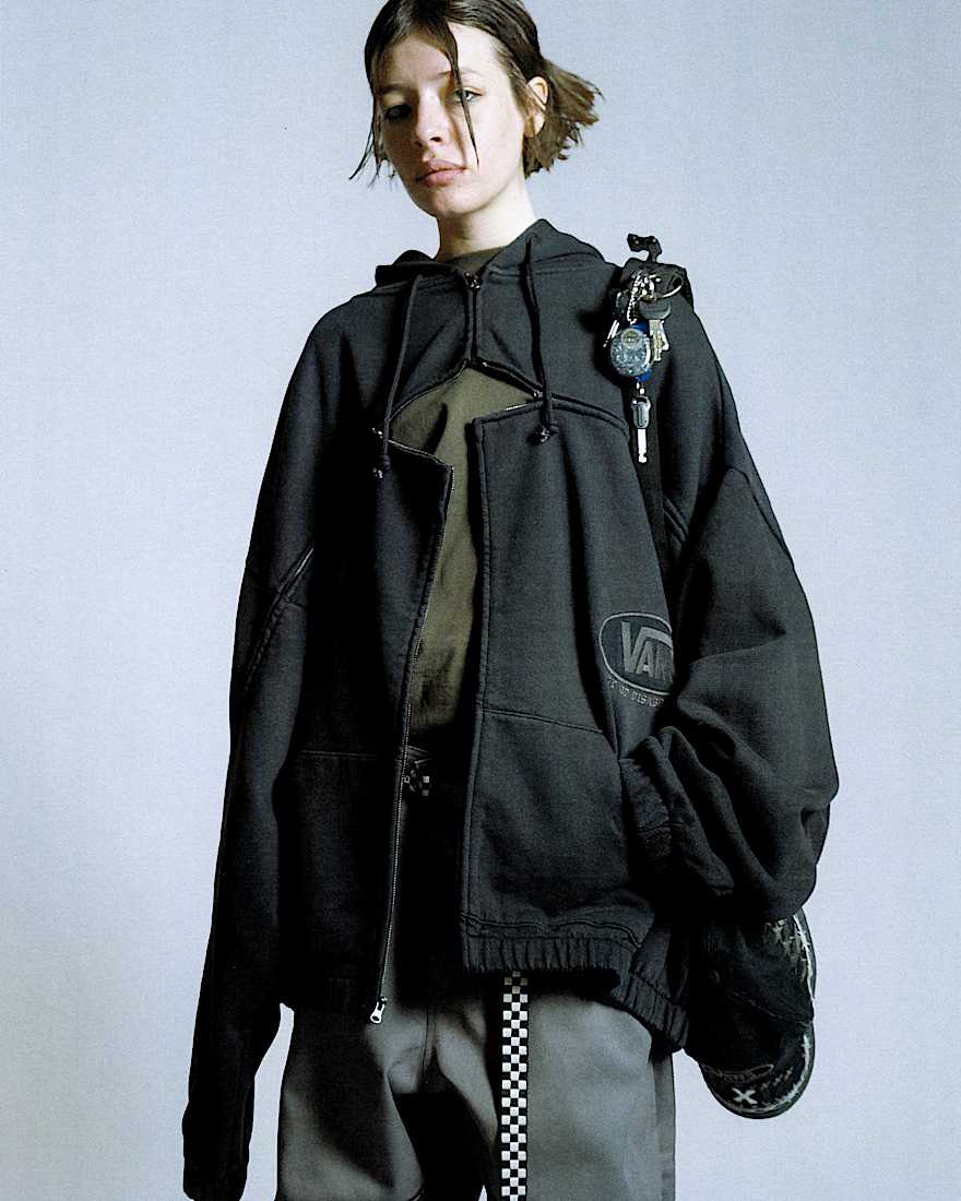 Act Of Disagreement Hoodie mit TReiverschluss VANS Schwarz ALT3