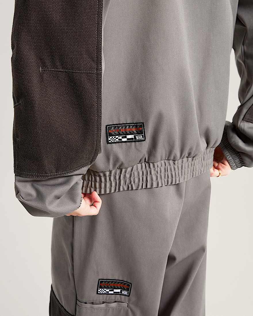 Act Of Disagreement Abrasion Jacke VANS Grau ALT5