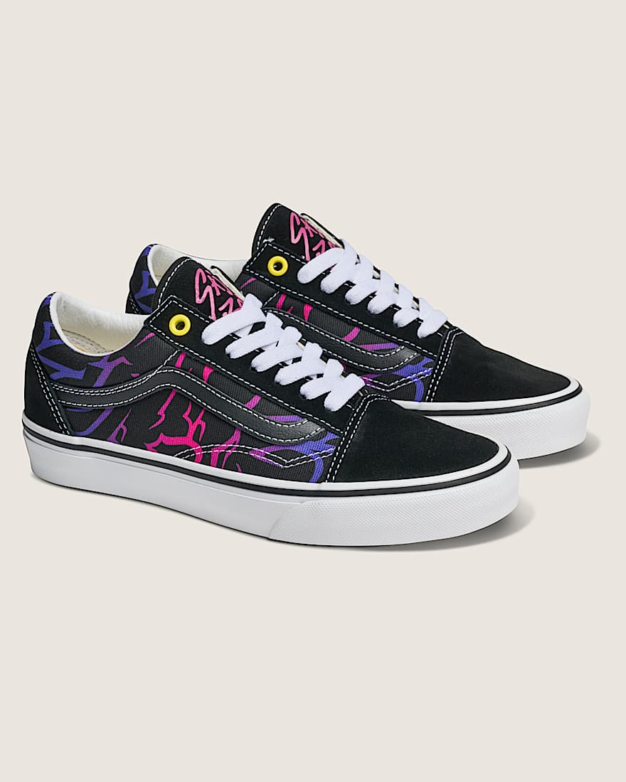Old Skool KPop Demon Hunters Schuhe VANS SchwarzRosa ALT1