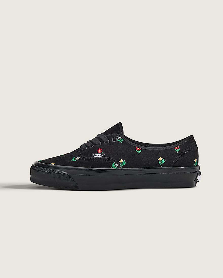 OTW Authentic 44 VANS Schwarz HERO