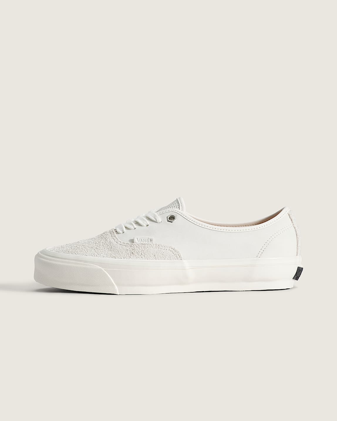 OTW Chukka 49 Vibram in White| Vans UK