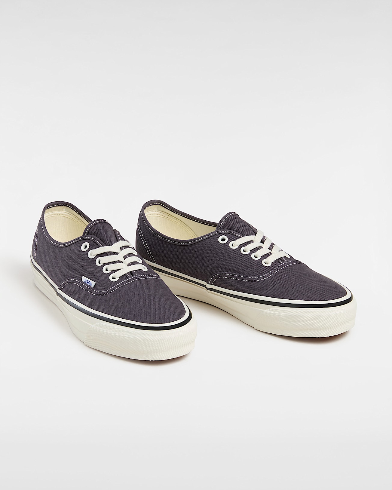 Premium Authentic 44 Duck Canvas Shoes - 2