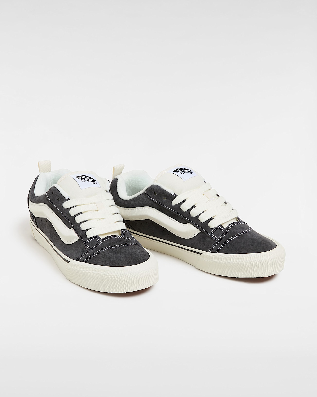 Chaussures Knu Skool VANS Gris ALT1